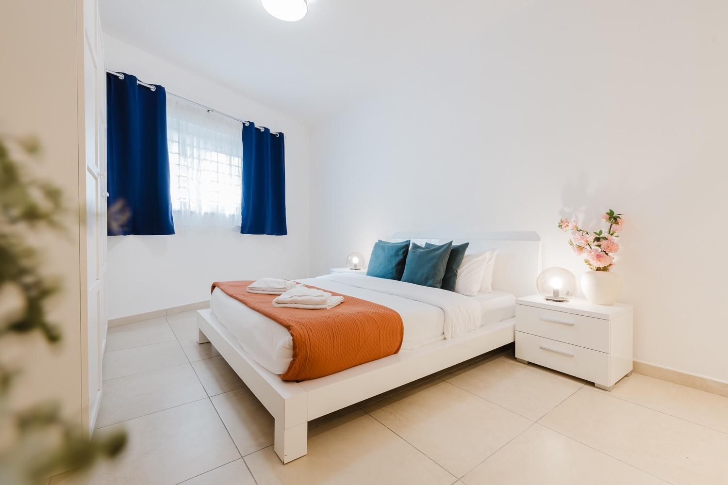 102 Seafront 3Bed Sliema with pool by Homely