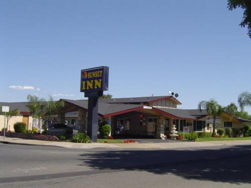 Sunset Inn Lake Oroville - Property Image 7