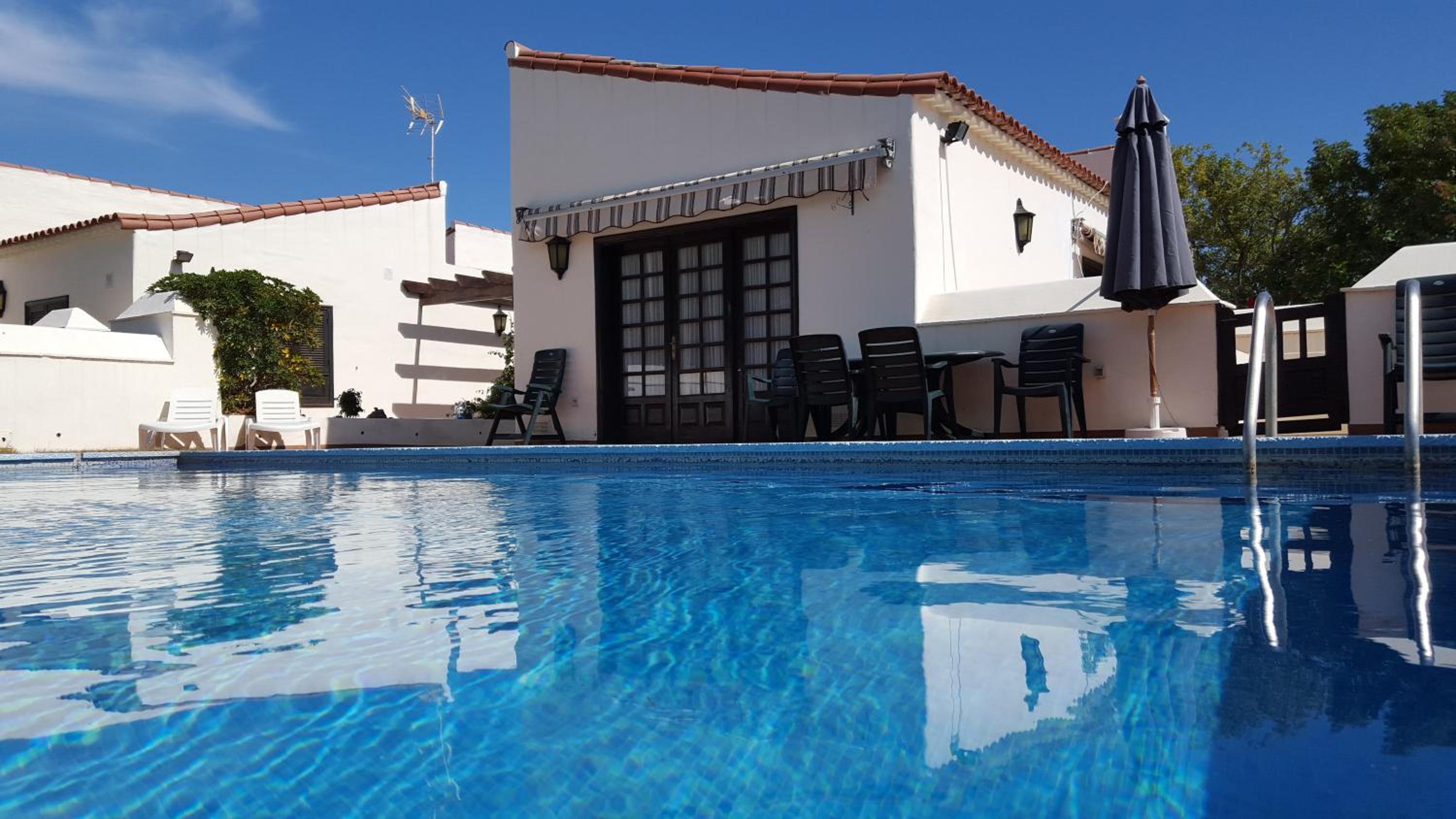 Hotel Exclusively located Golf Villa with heated pool - Image 1