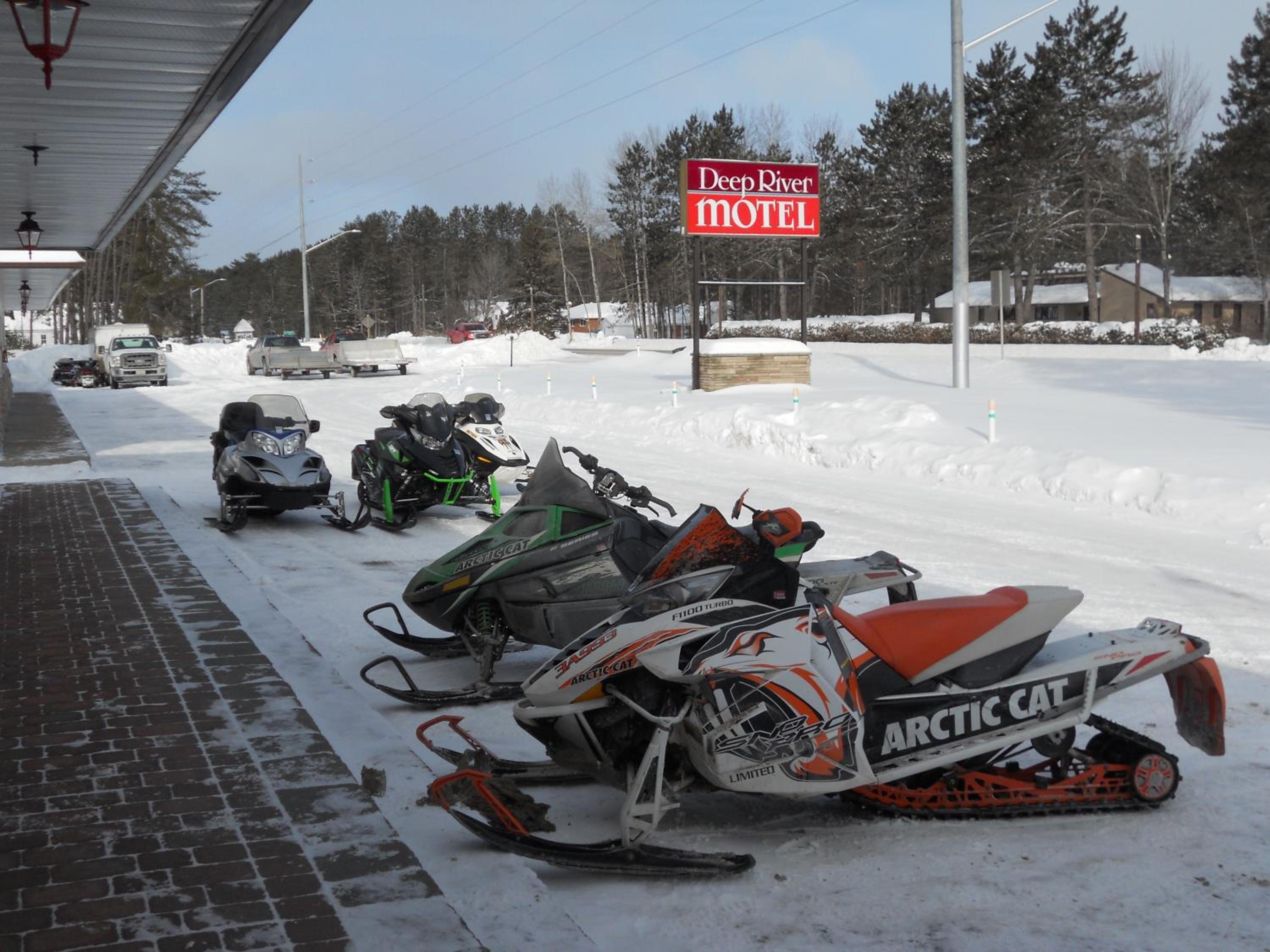 Deep River Motel