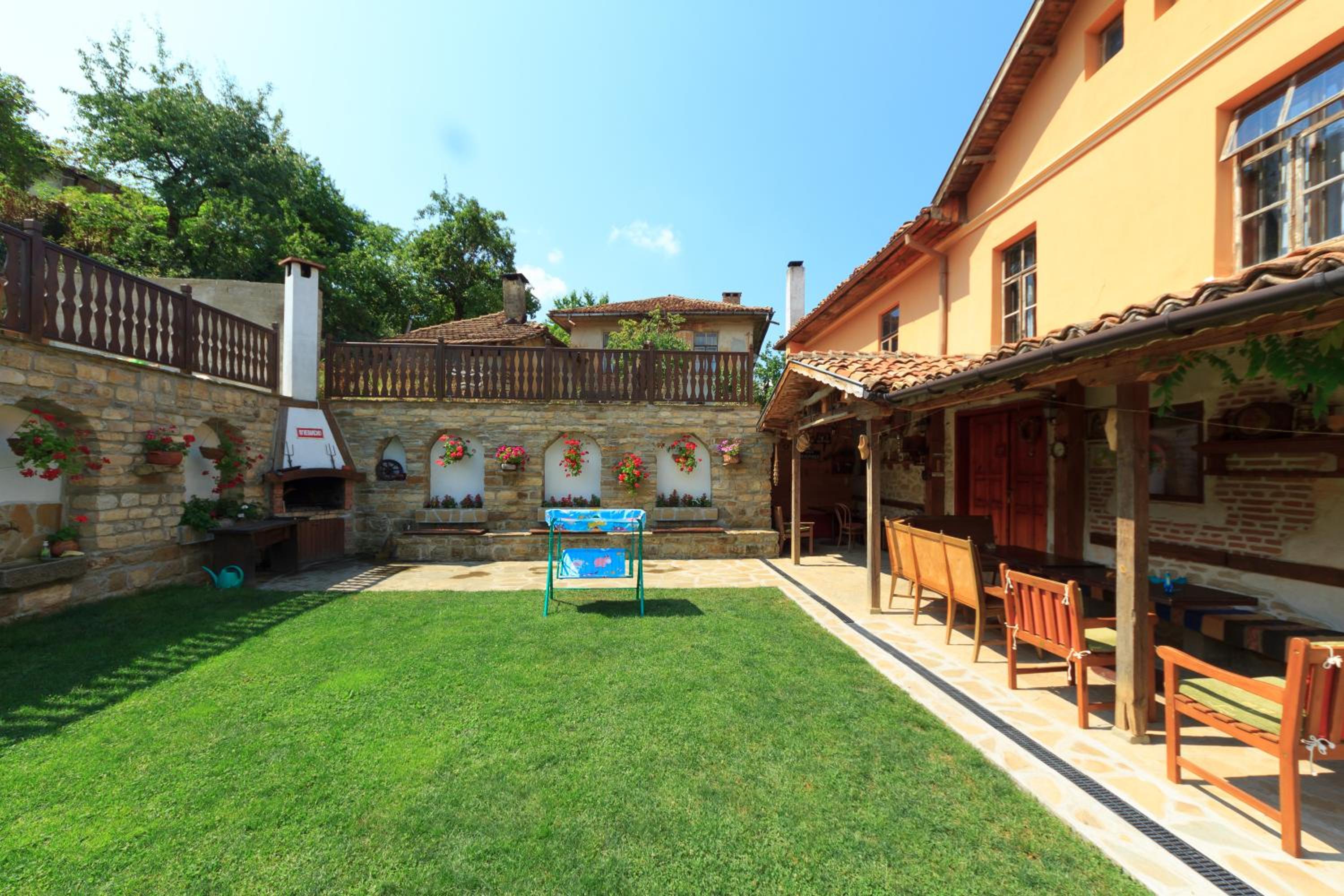 Chamurkov Guest House