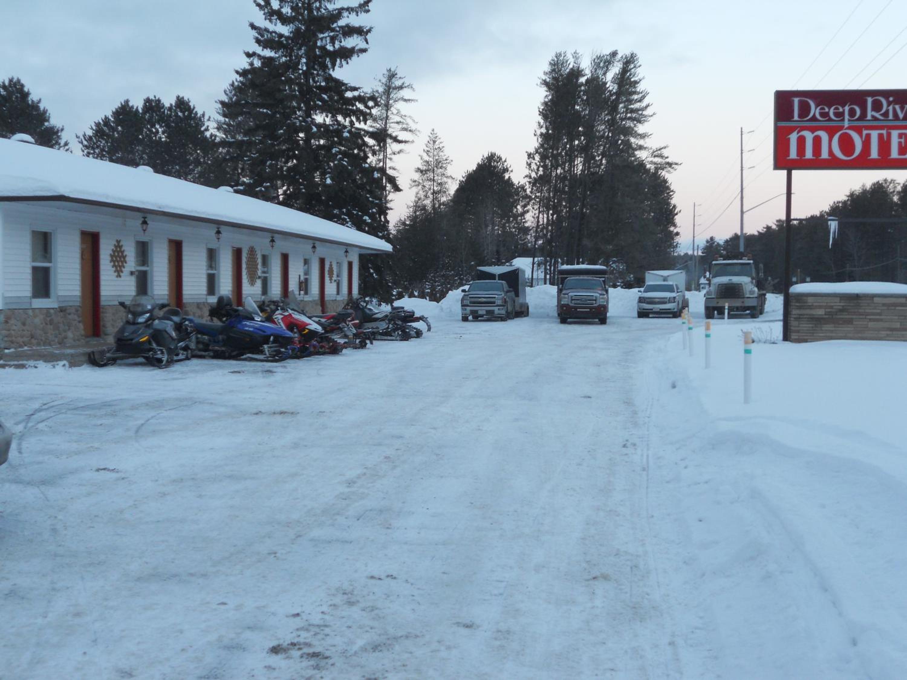 Deep River Motel