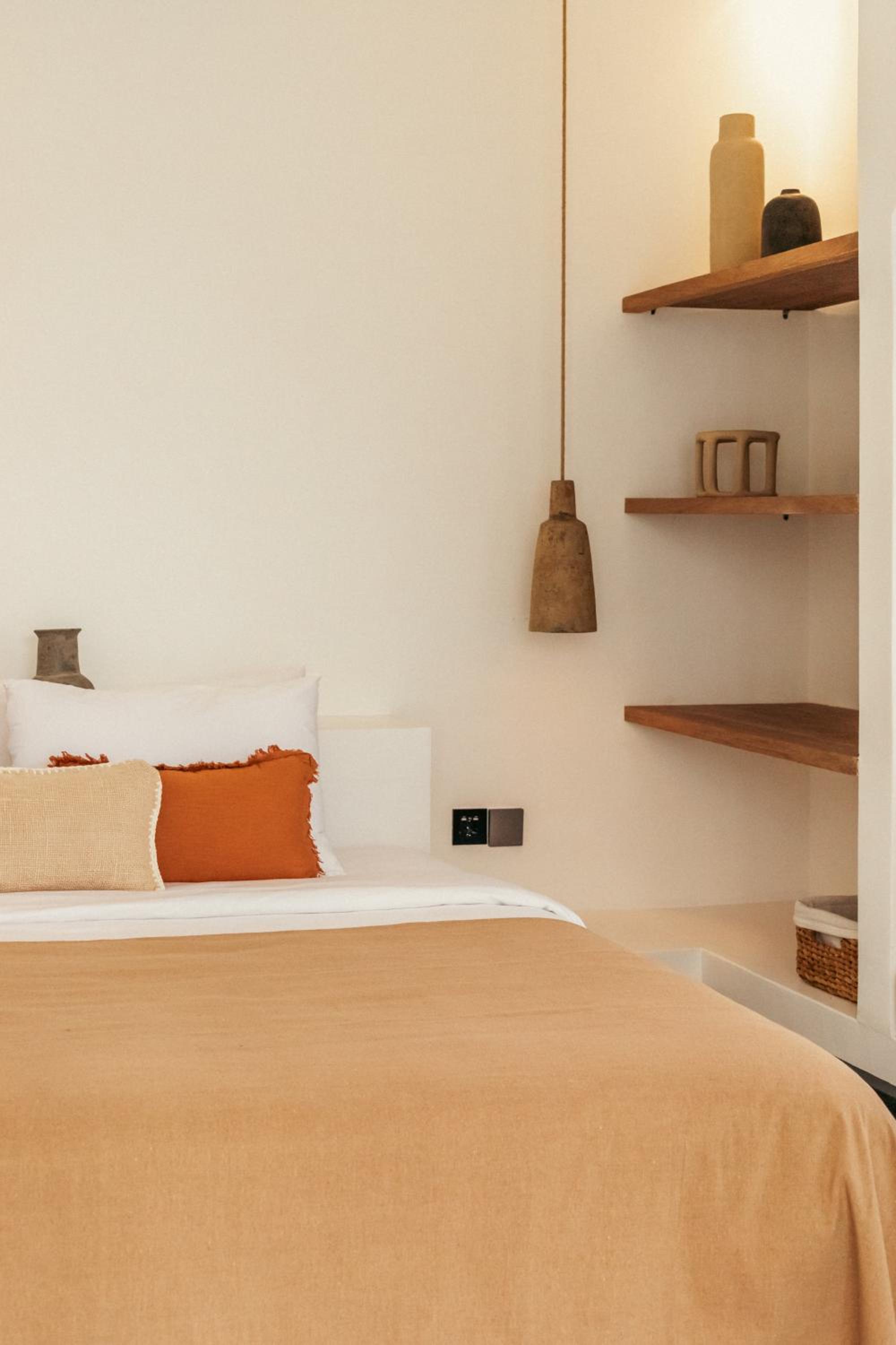 NMBR One - New 2BR home for remote travelers in Canggu