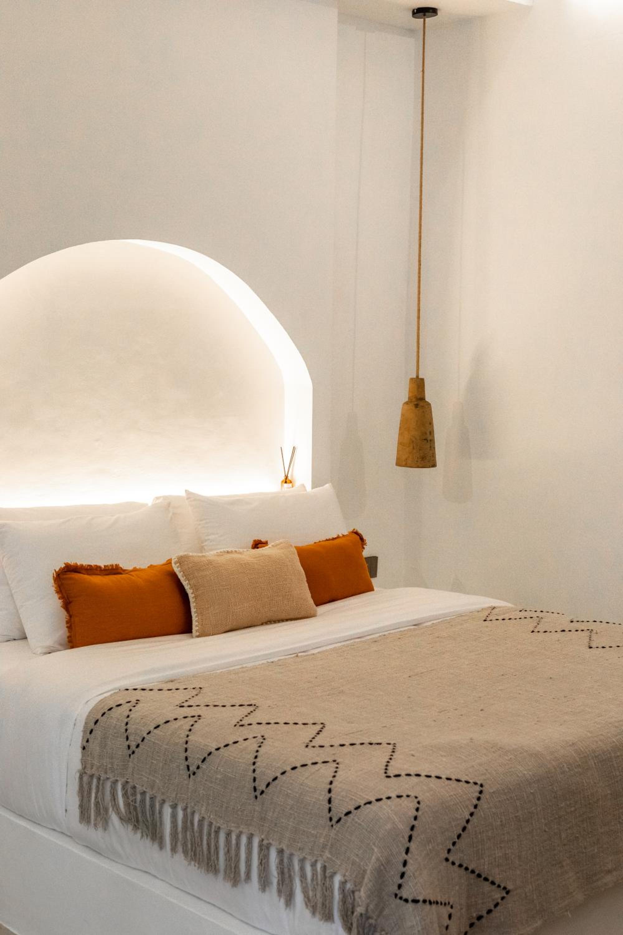 NMBR One - New 2BR home for remote travelers in Canggu