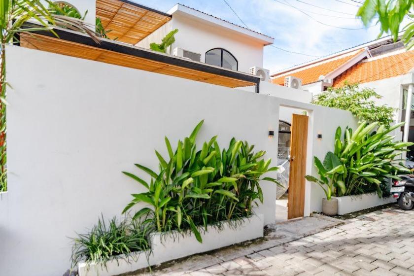 NMBR One - New 2BR home for remote travelers in Canggu