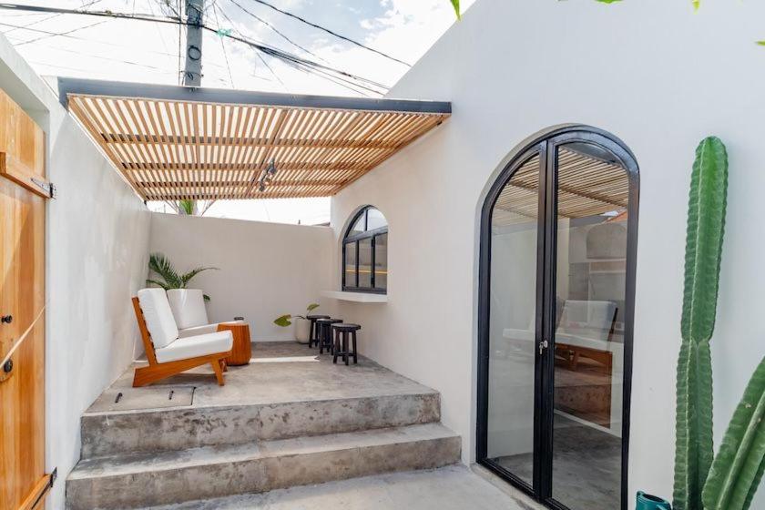 NMBR One - New 2BR home for remote travelers in Canggu
