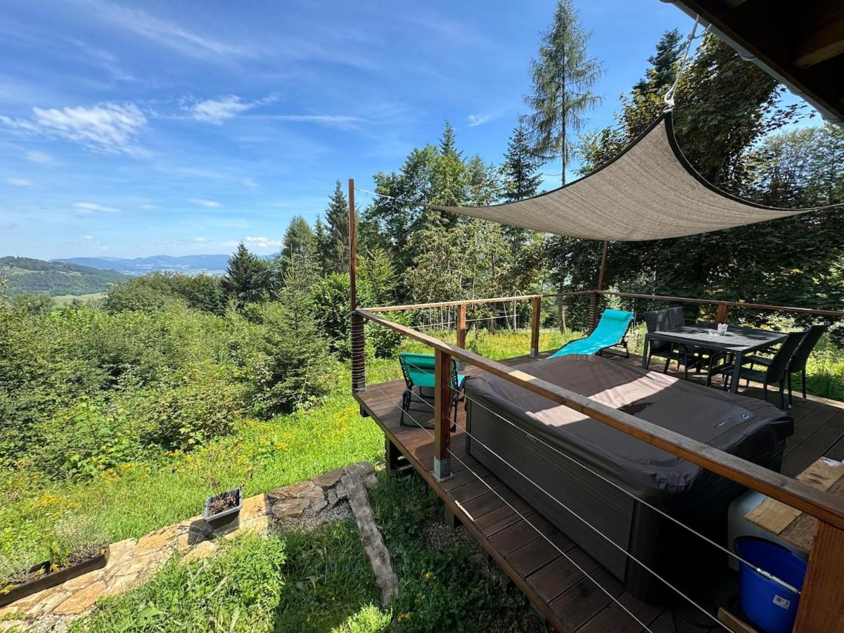 Chalet isolé avec jacuzzi et vue panoramique