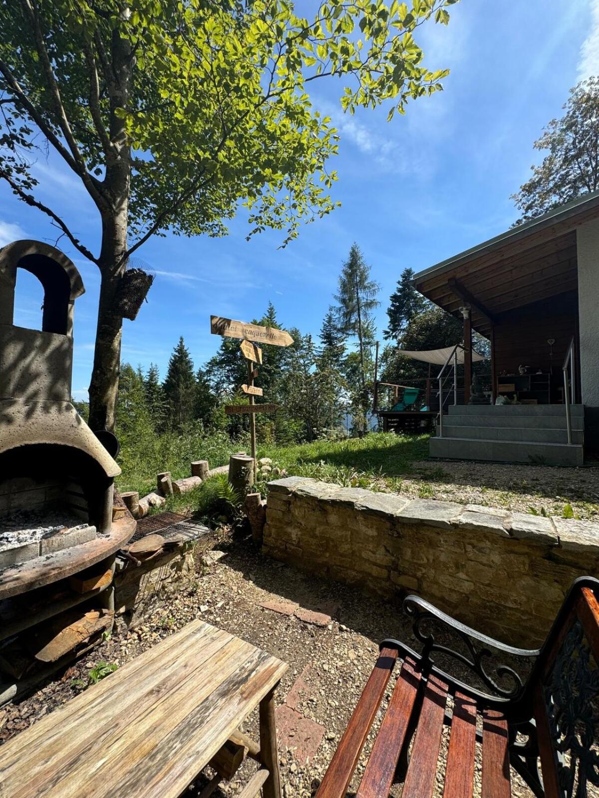 Chalet isolé avec jacuzzi et vue panoramique