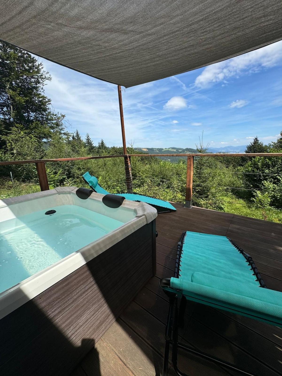 Chalet isolé avec jacuzzi et vue panoramique
