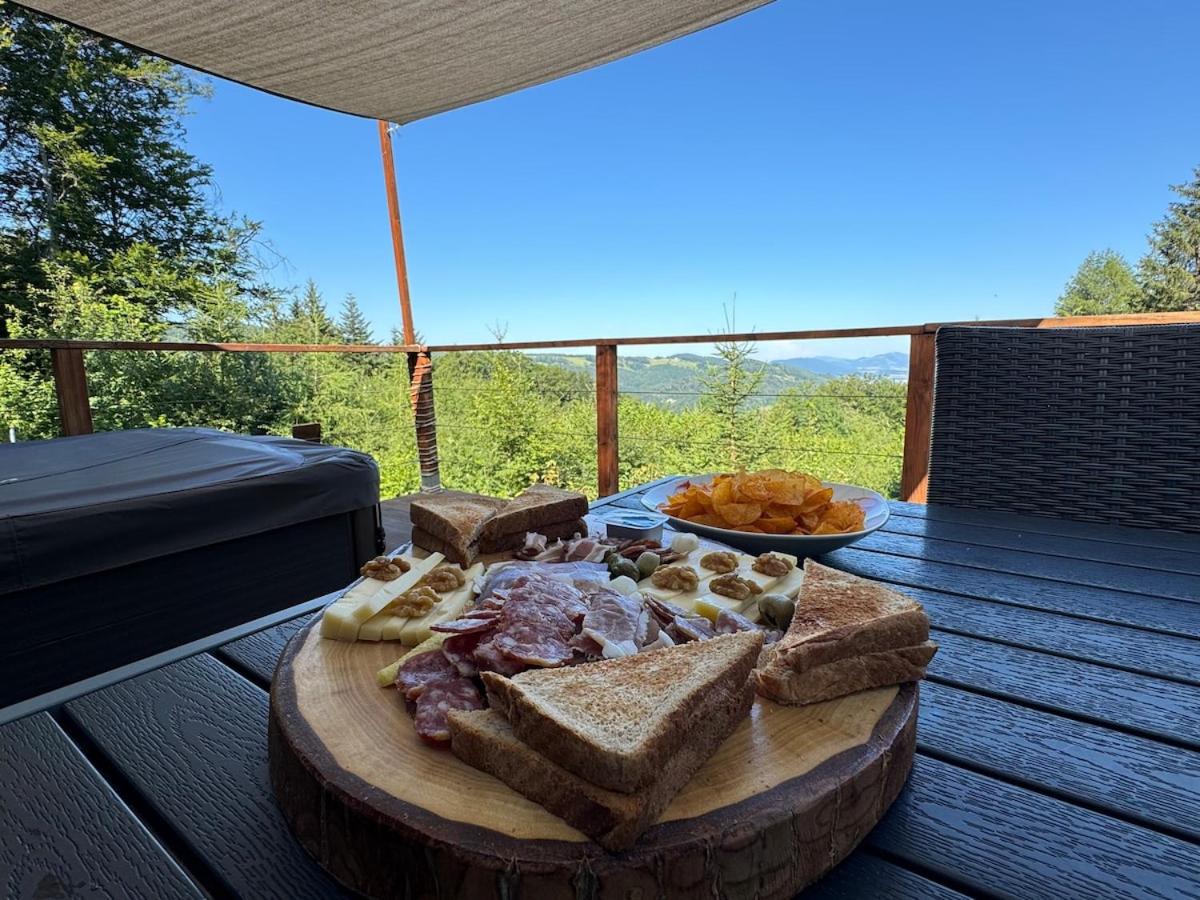 Chalet isolé avec jacuzzi et vue panoramique