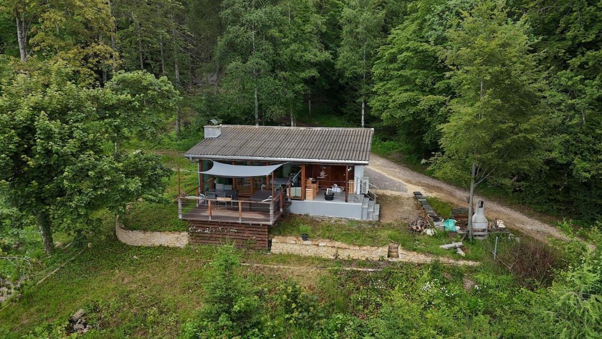 Chalet isolé avec jacuzzi et vue panoramique