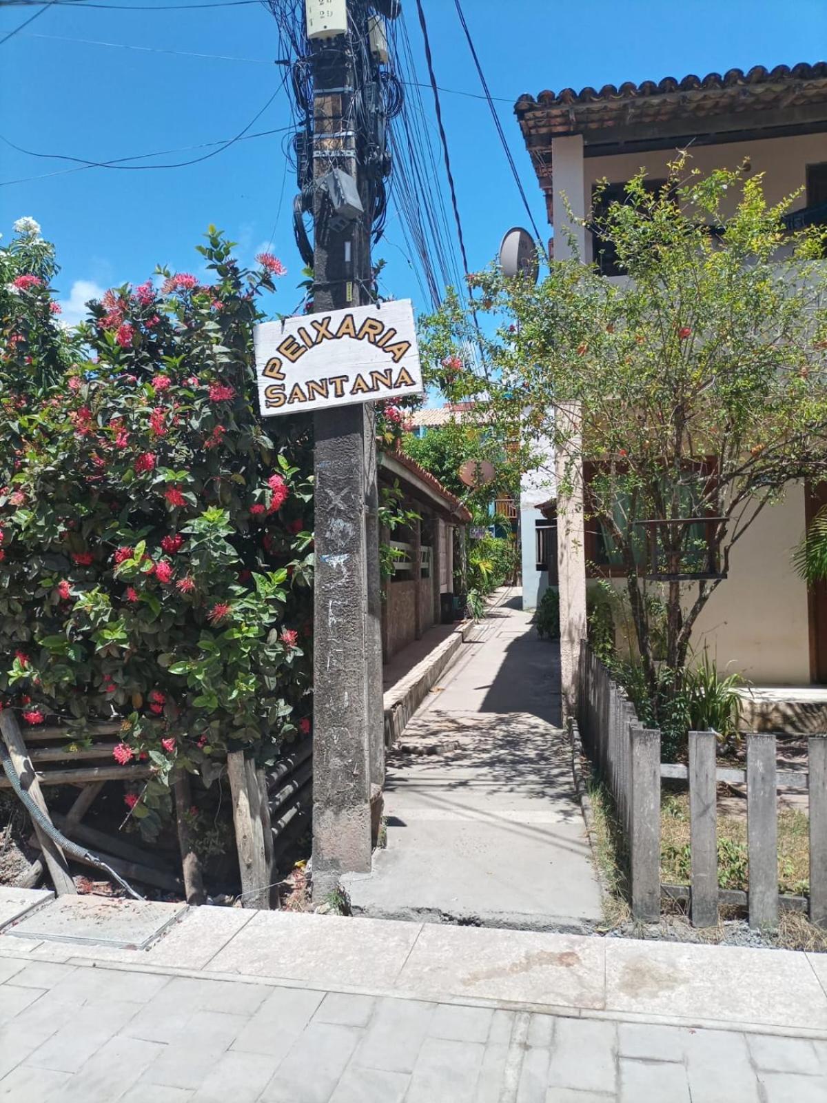 Casa da Dona Filhinha, paz e localização perfeita na vila da Praia do Forte BA
