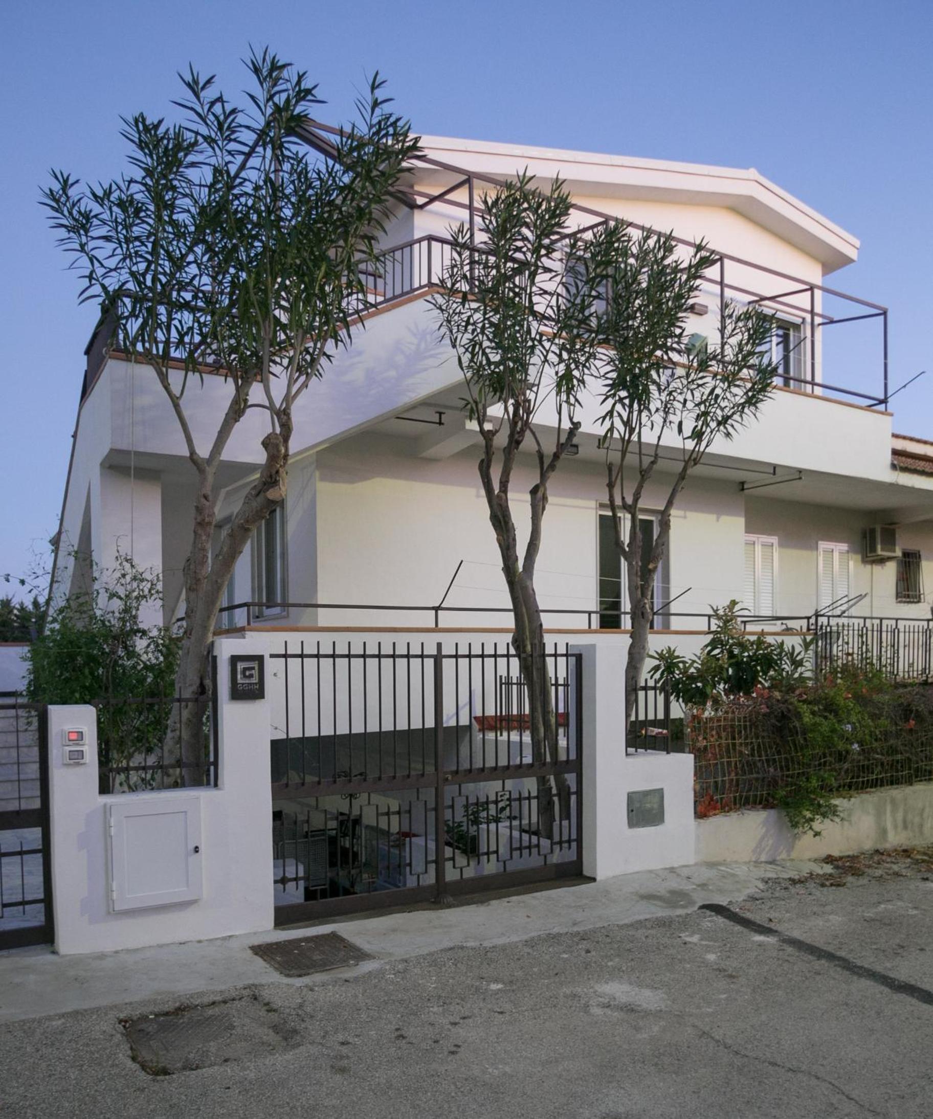 GGHH House Hotel