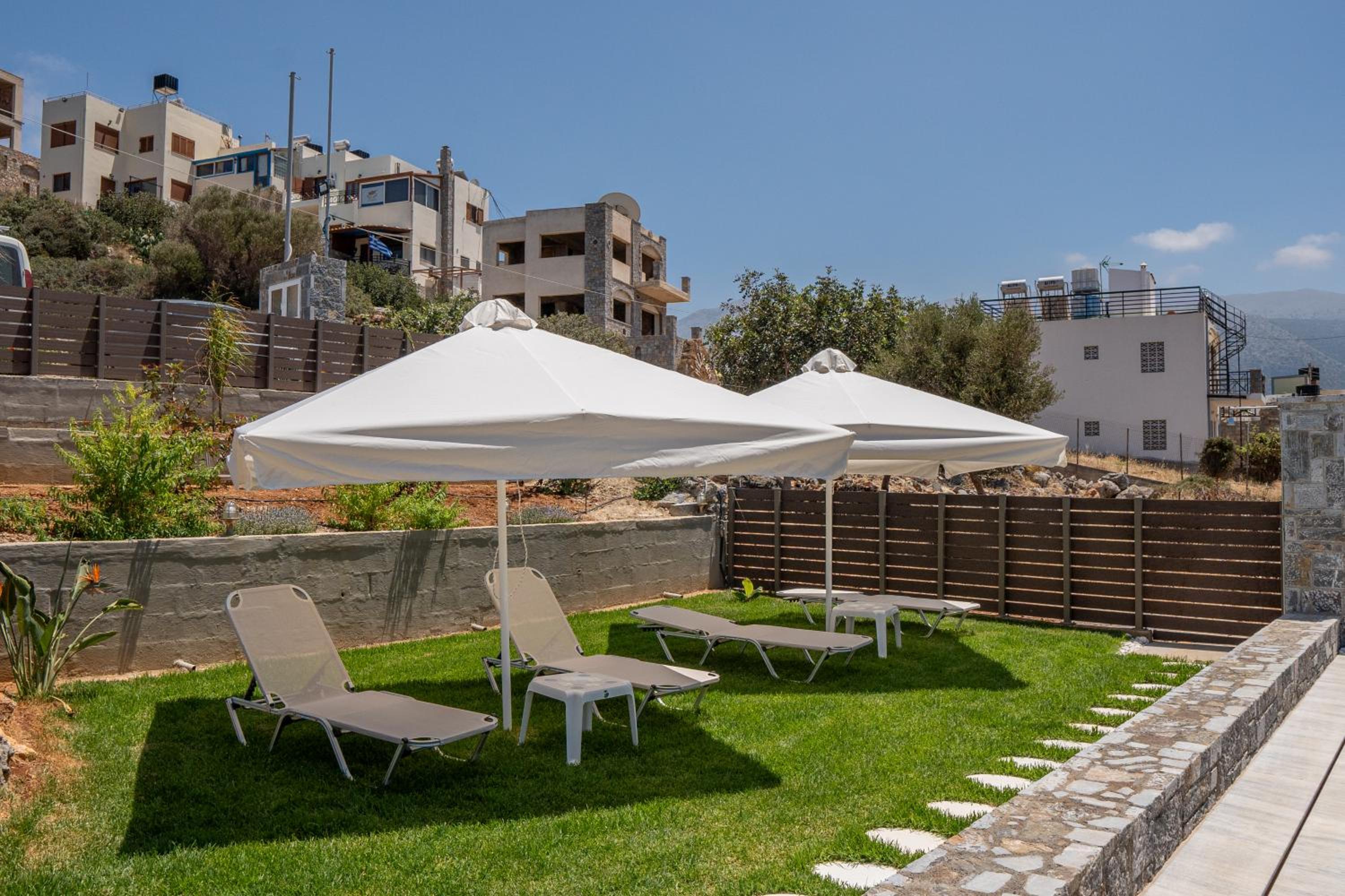 Villa Leandros Premium Suites