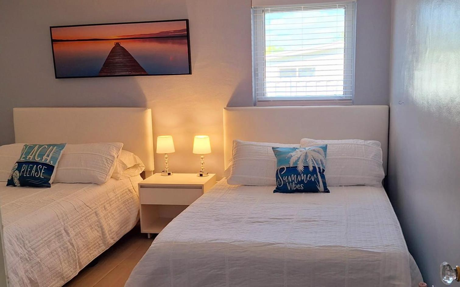 Luxury 3BR Duplex in Cutler Bay, Pool Table, BBQ, Terrace & Free Parking