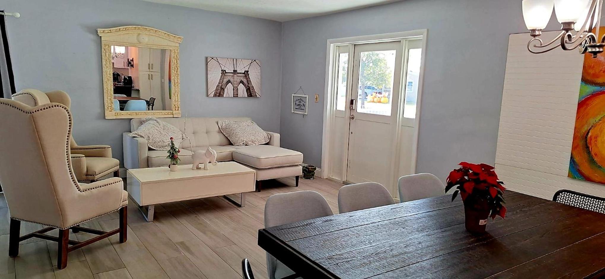 Luxury 3BR Duplex in Cutler Bay, Pool Table, BBQ, Terrace & Free Parking