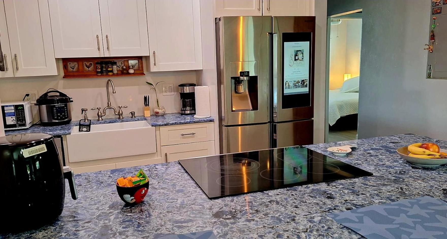 Luxury 3BR Duplex in Cutler Bay, Pool Table, BBQ, Terrace & Free Parking