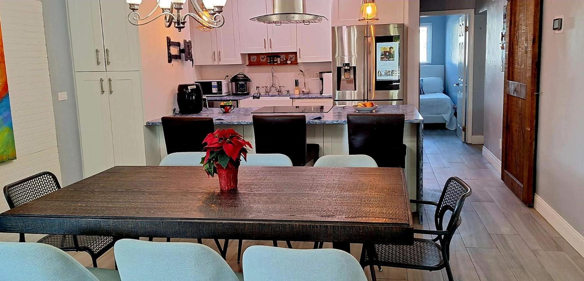 Luxury 3BR Duplex in Cutler Bay, Pool Table, BBQ, Terrace & Free Parking