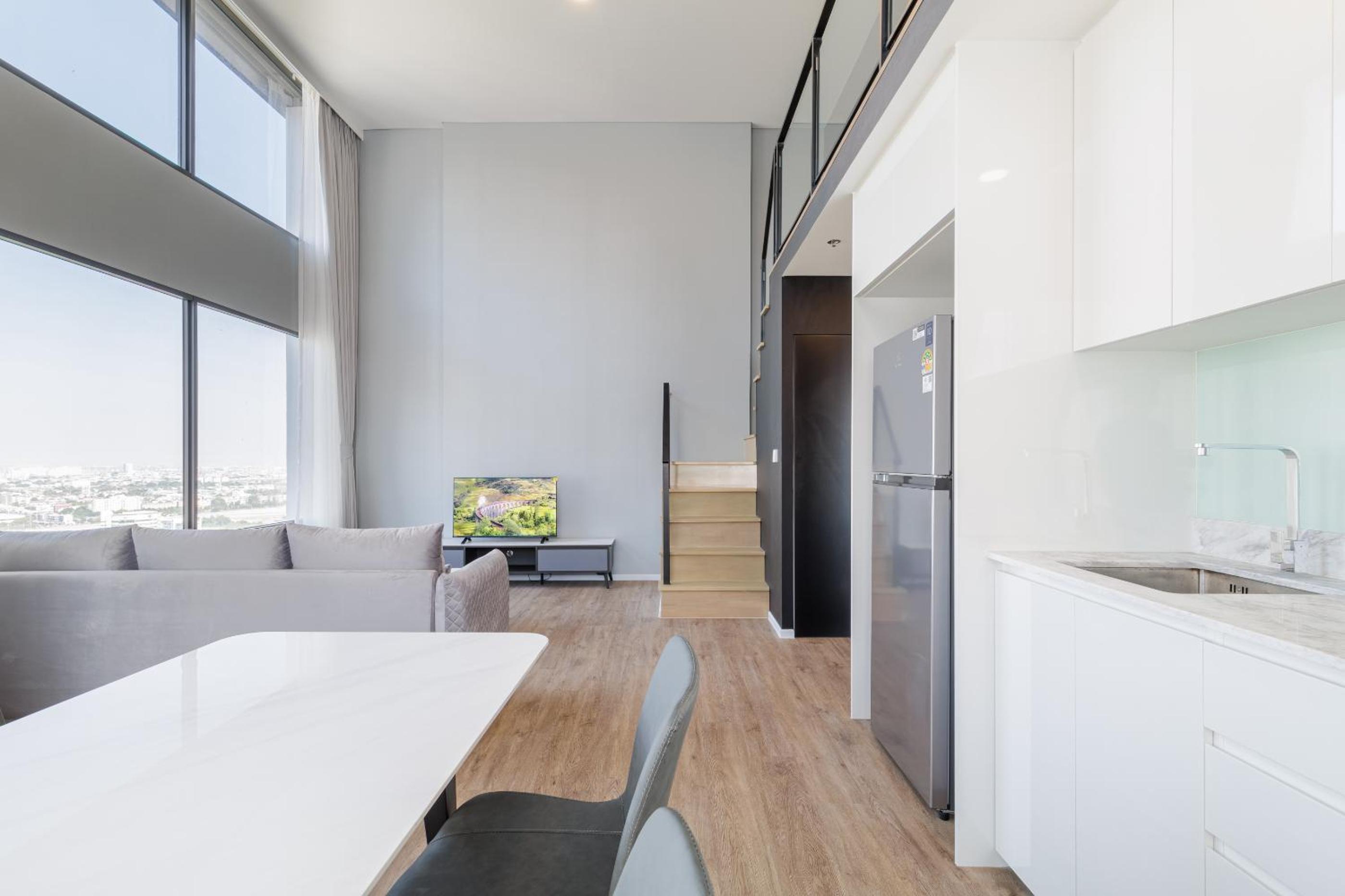 loft 二房可住4人 近jodd夜市 游泳池