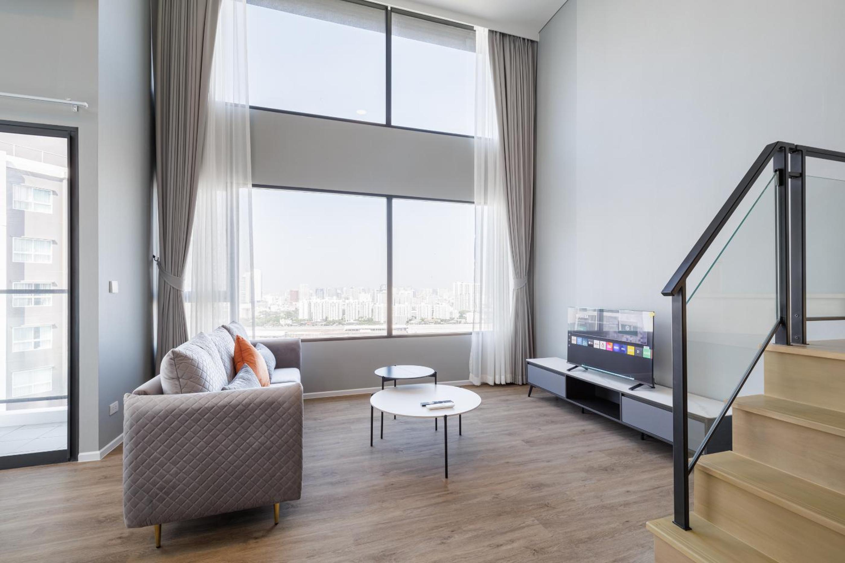 loft 二房可住4人 近jodd夜市 游泳池