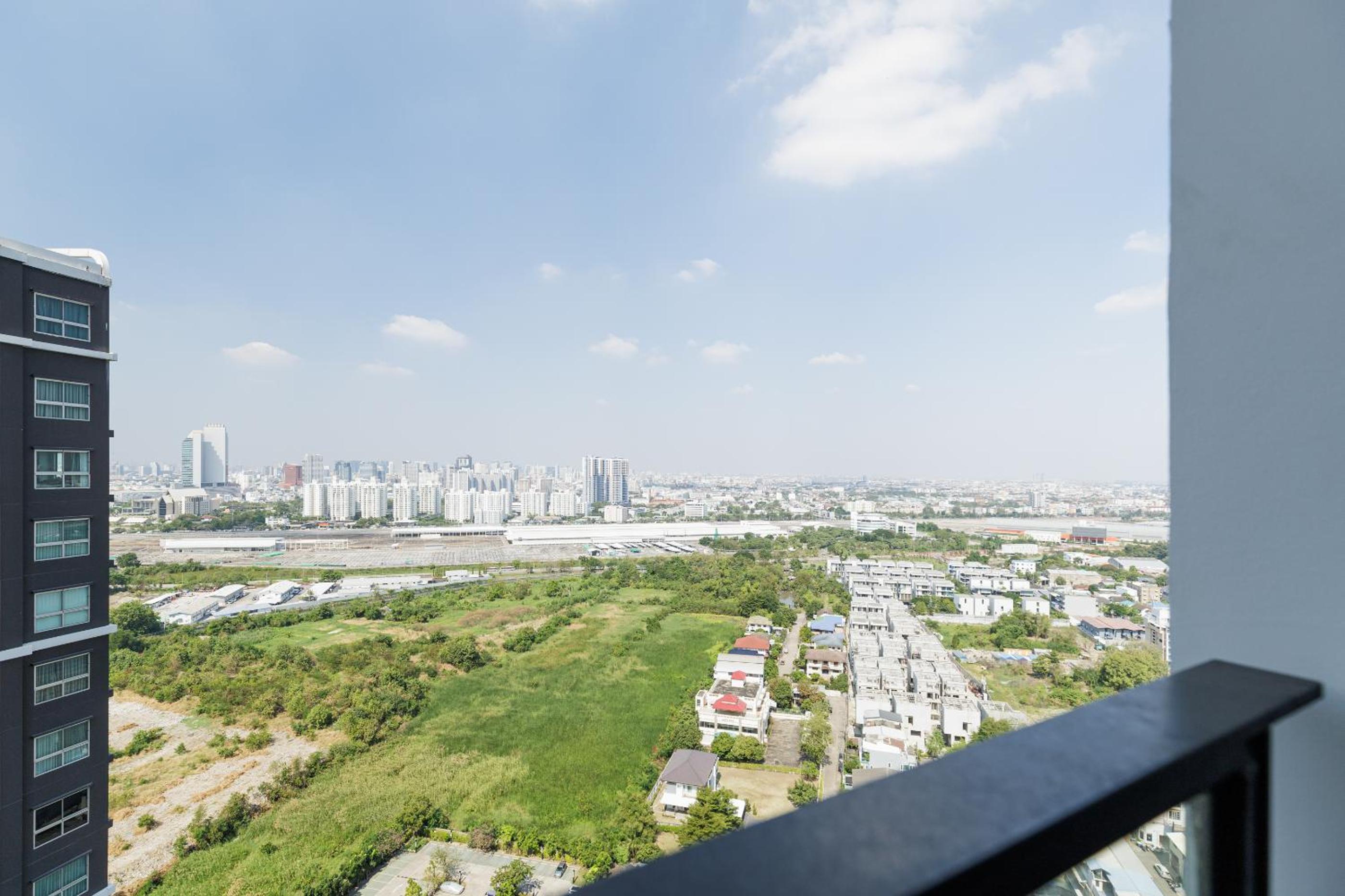 loft 二房可住4人 近jodd夜市 游泳池