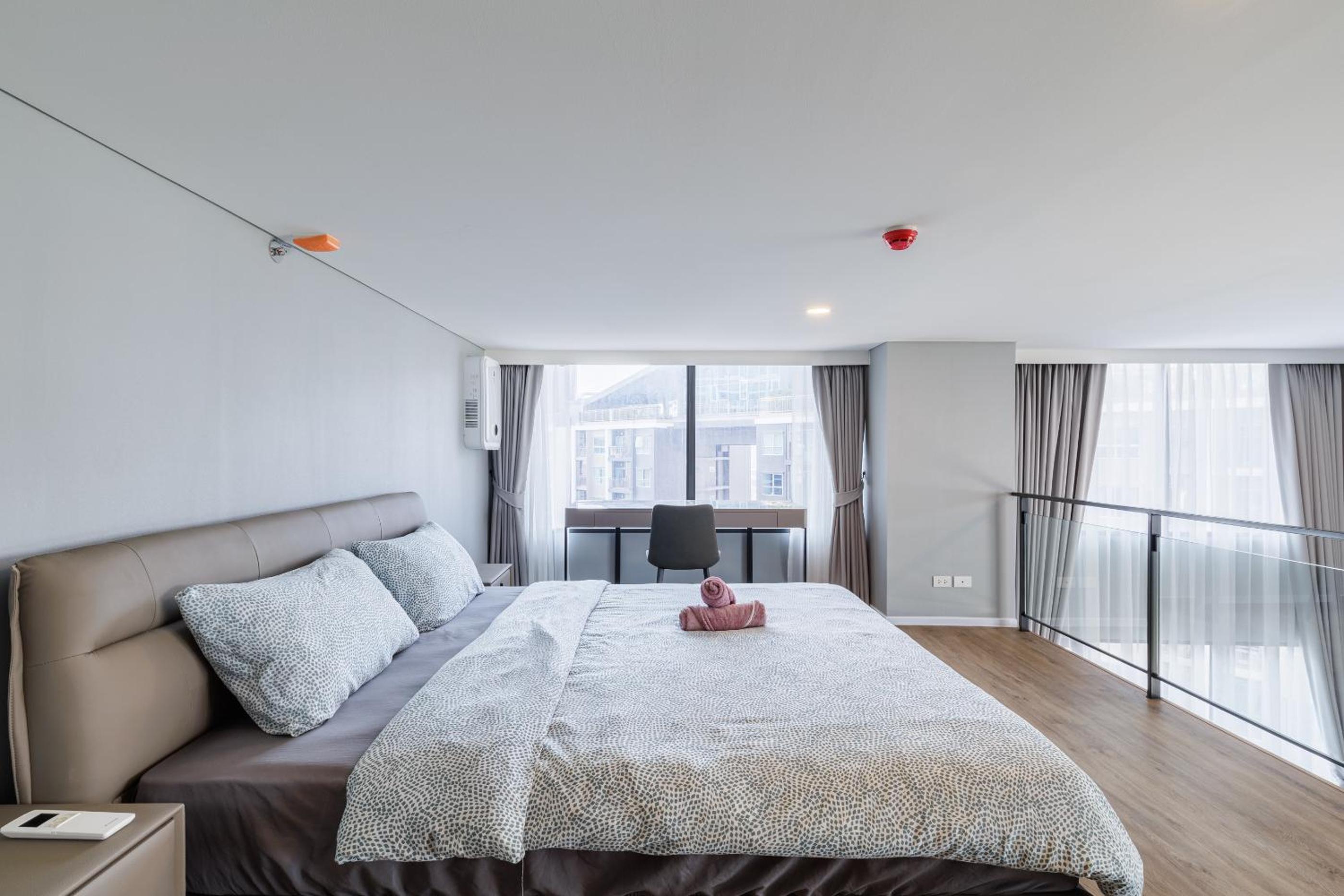 loft 二房可住4人 近jodd夜市 游泳池