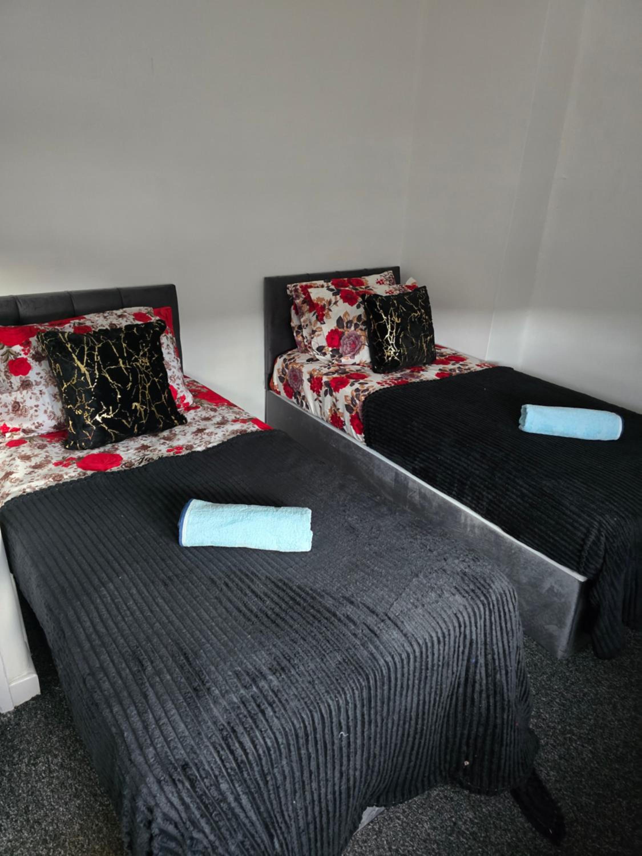 London House near Greenwich, Free Parking, Free WIFI