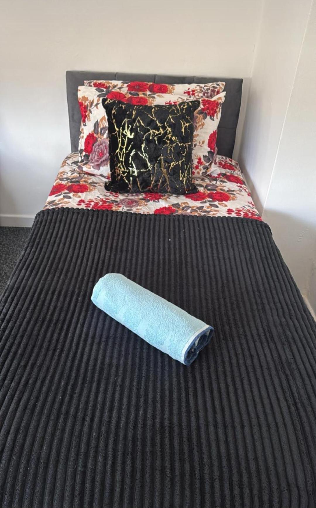 London House near Greenwich, Free Parking, Free WIFI