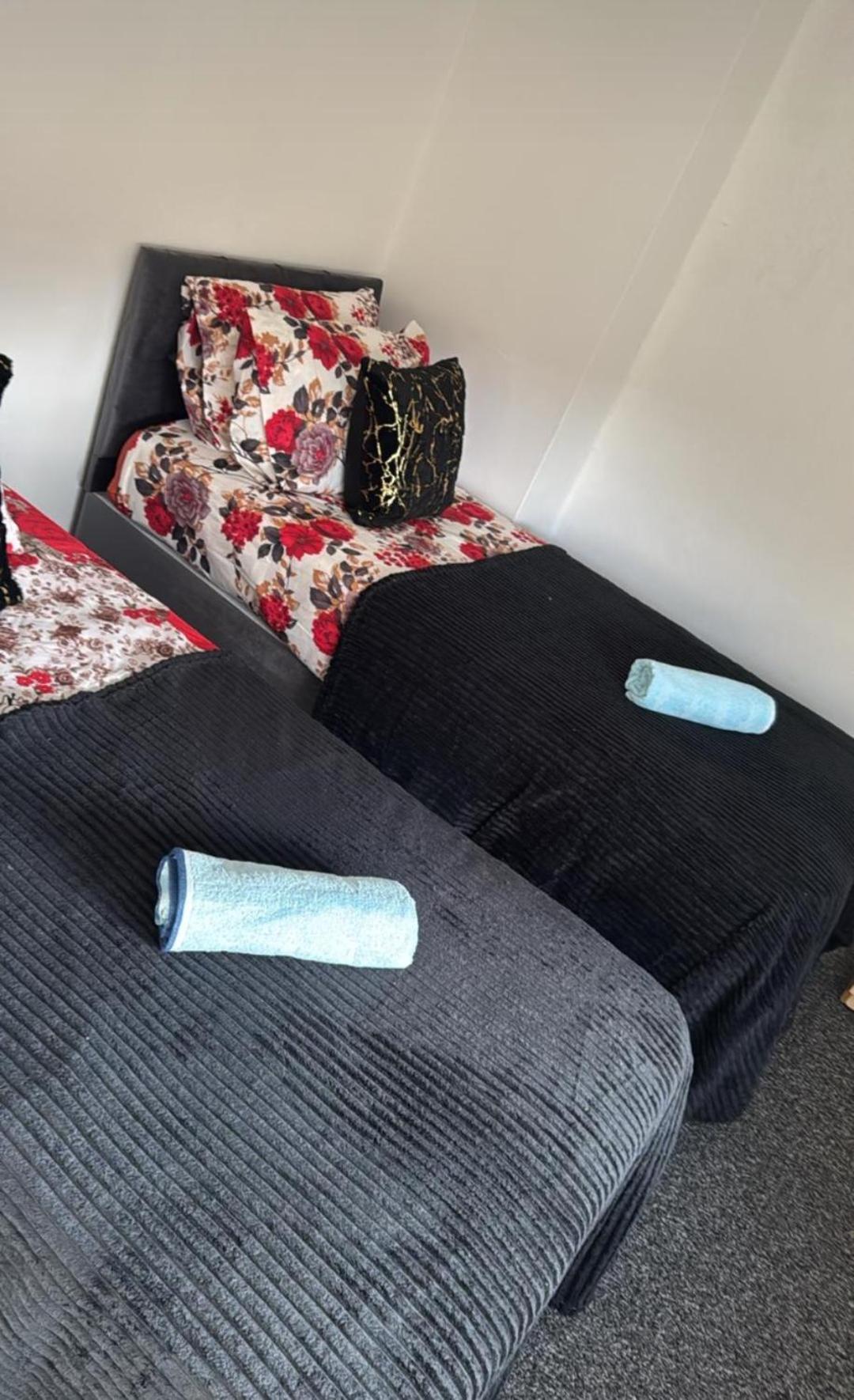 London House near Greenwich, Free Parking, Free WIFI