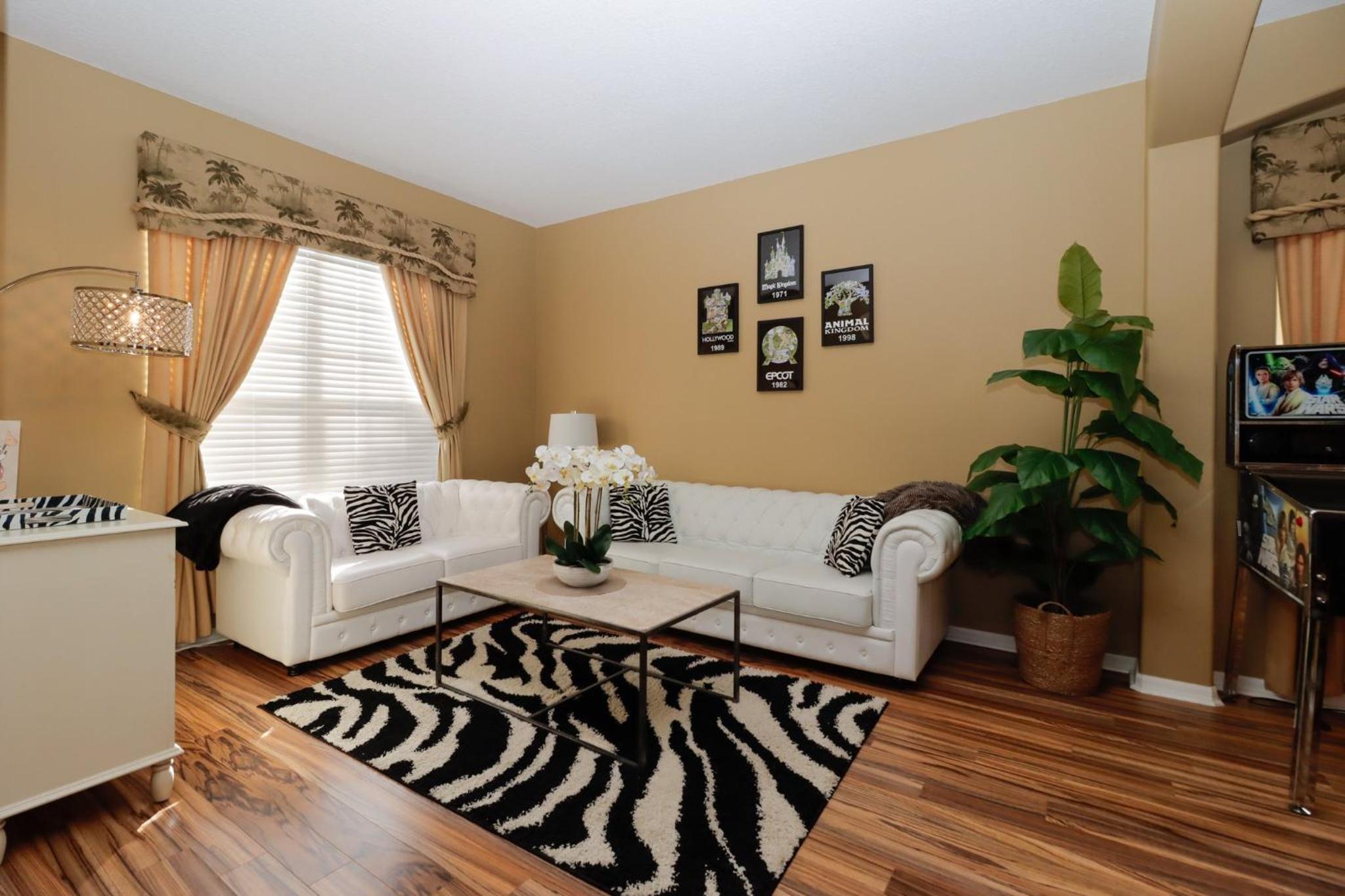Spacious Emerald Island Resort Home with Pool Spa and Resort Amenities near Disney
