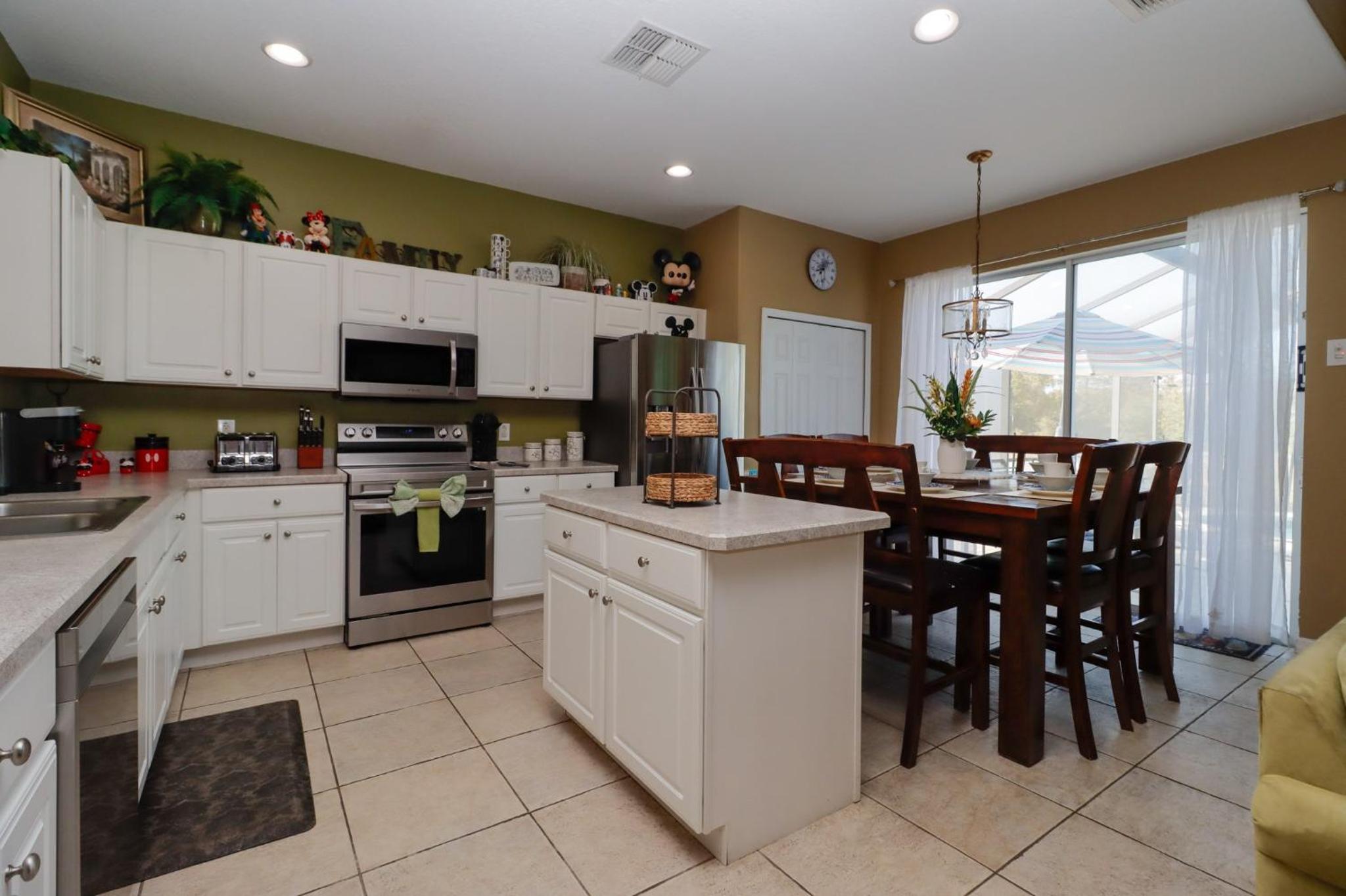 Spacious Emerald Island Resort Home with Pool Spa and Resort Amenities near Disney