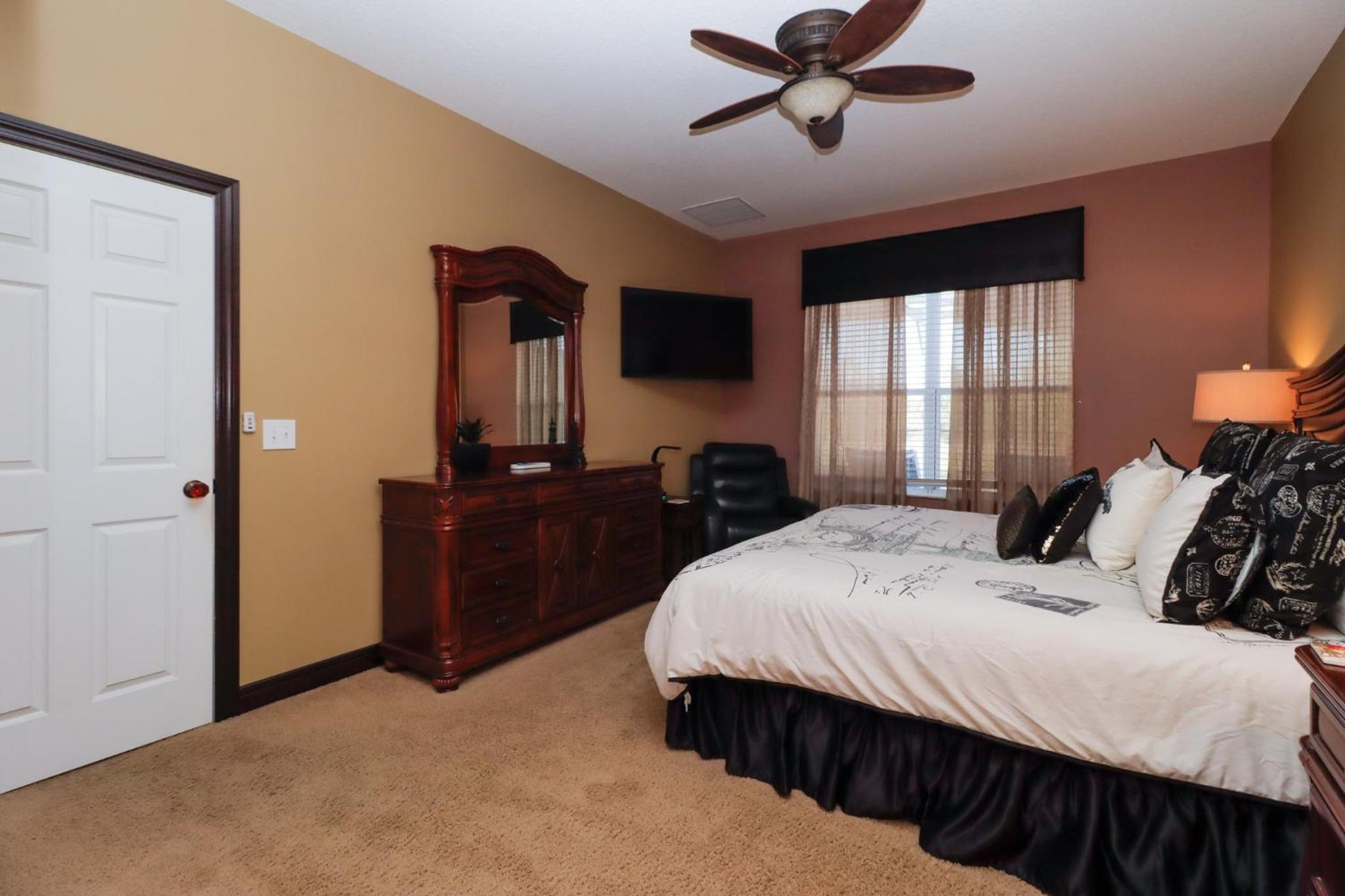 Spacious Emerald Island Resort Home with Pool Spa and Resort Amenities near Disney