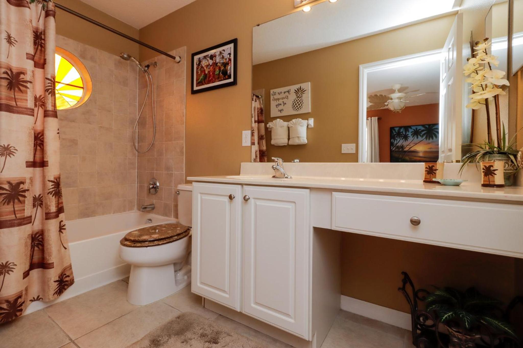 Spacious Emerald Island Resort Home with Pool Spa and Resort Amenities near Disney