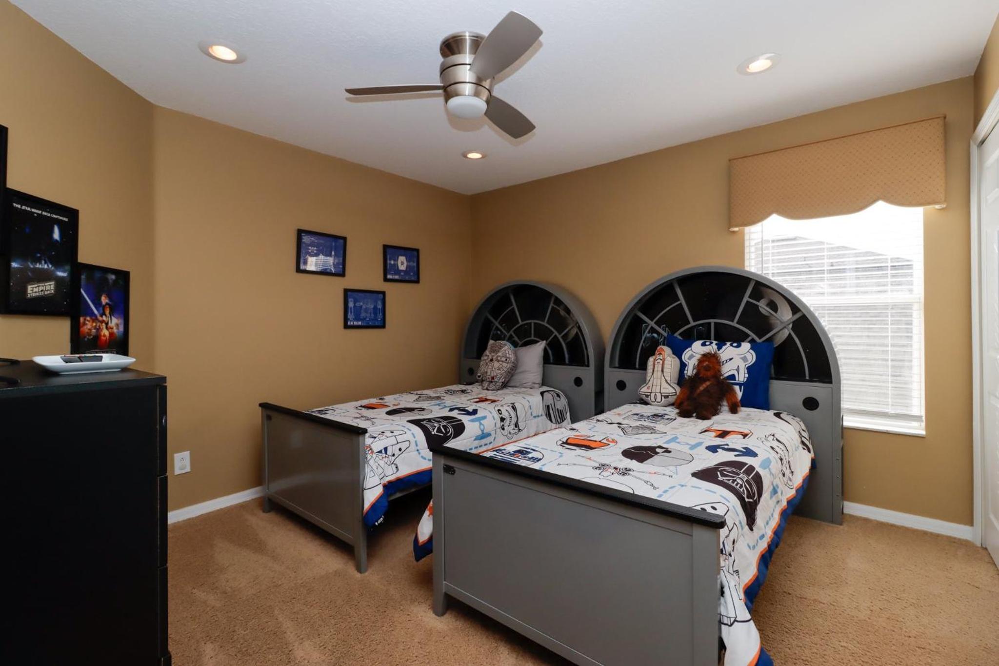 Spacious Emerald Island Resort Home with Pool Spa and Resort Amenities near Disney