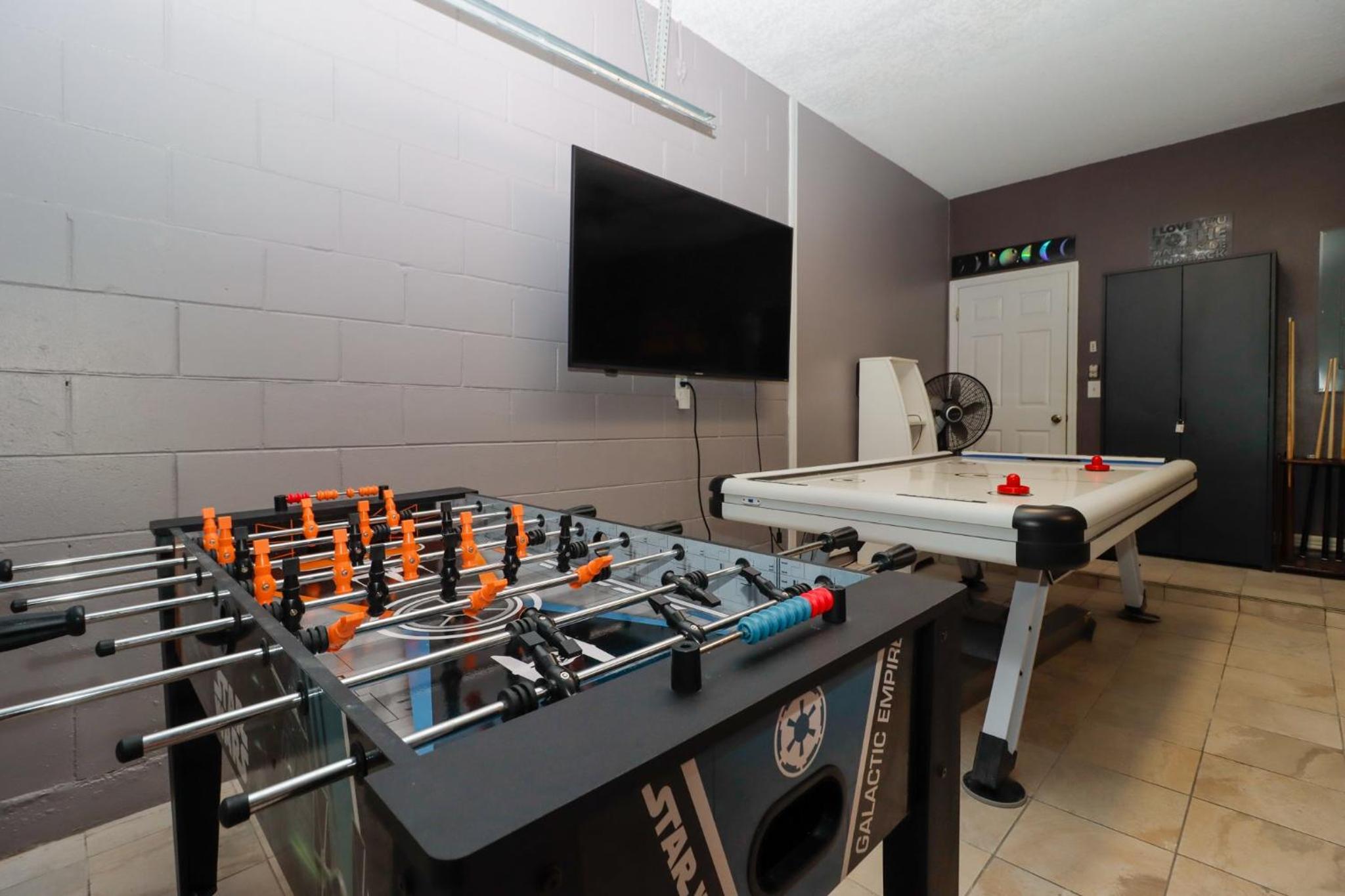 Spacious Emerald Island Resort Home with Pool Spa and Resort Amenities near Disney