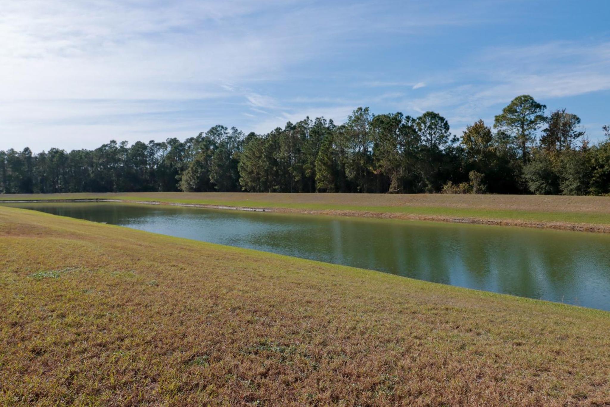 Spacious Emerald Island Resort Home with Pool Spa and Resort Amenities near Disney