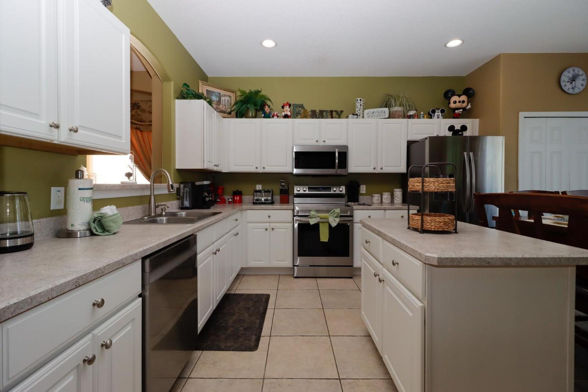 Spacious Emerald Island Resort Home with Pool Spa and Resort Amenities near Disney