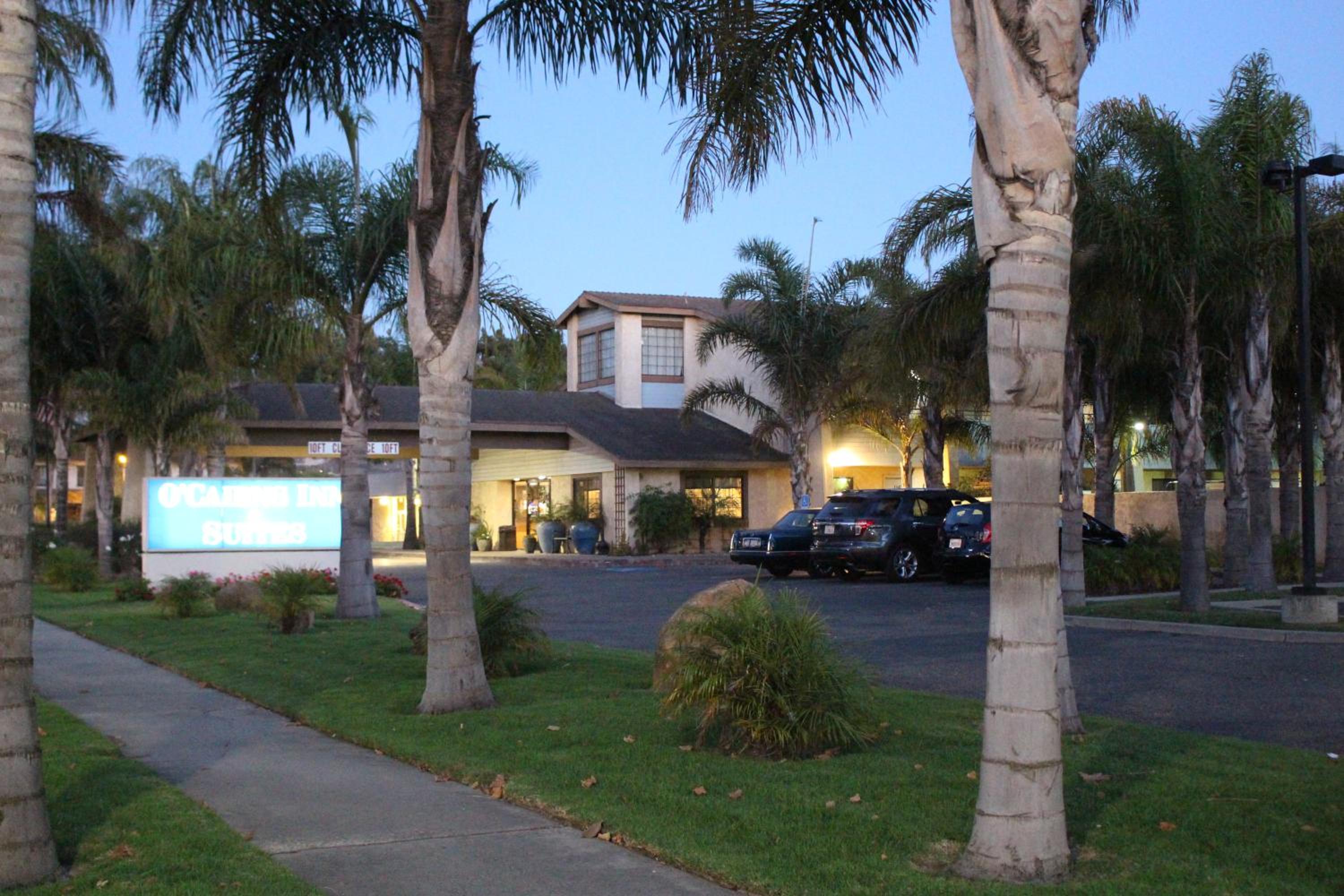 O'Cairns Inn and Suites
