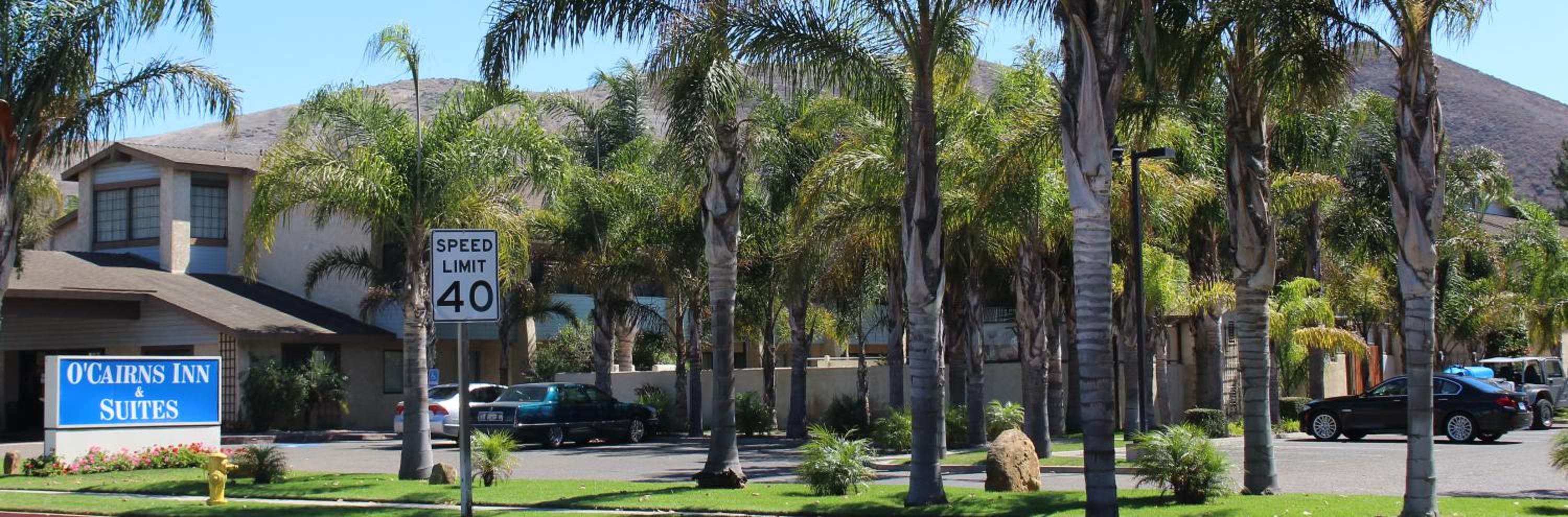 O'Cairns Inn and Suites