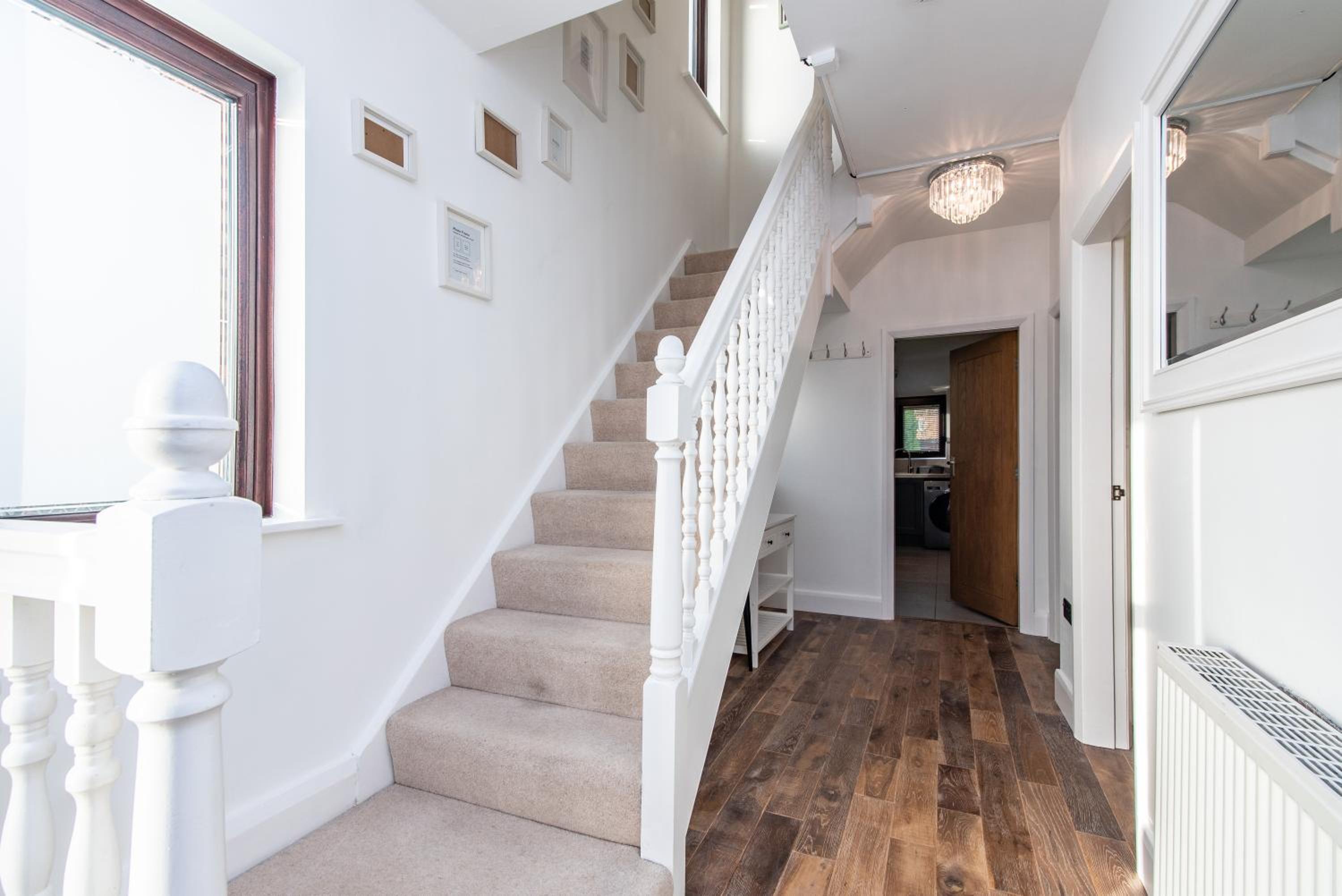 Prime Beeston 3-Bed House with Driveway & Wi-Fi