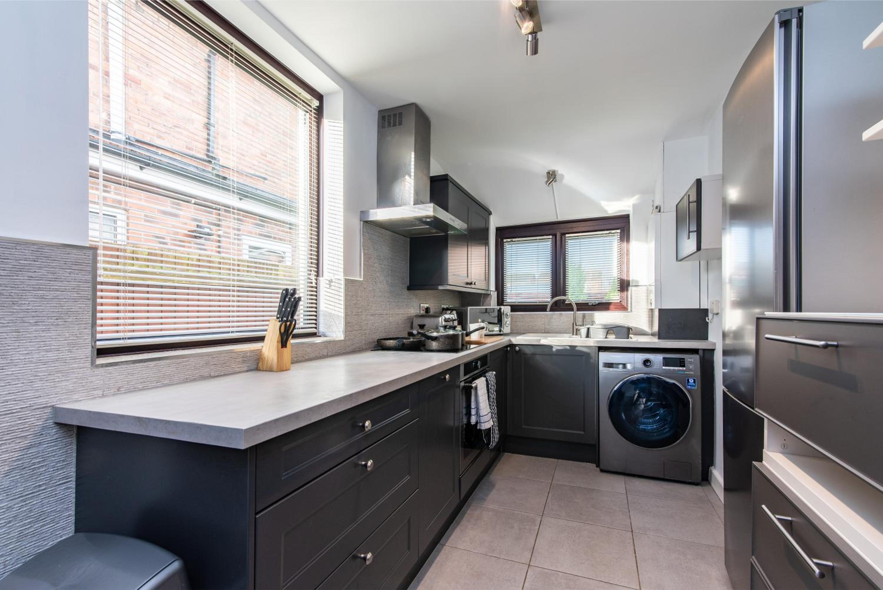 Prime Beeston 3-Bed House with Driveway & Wi-Fi