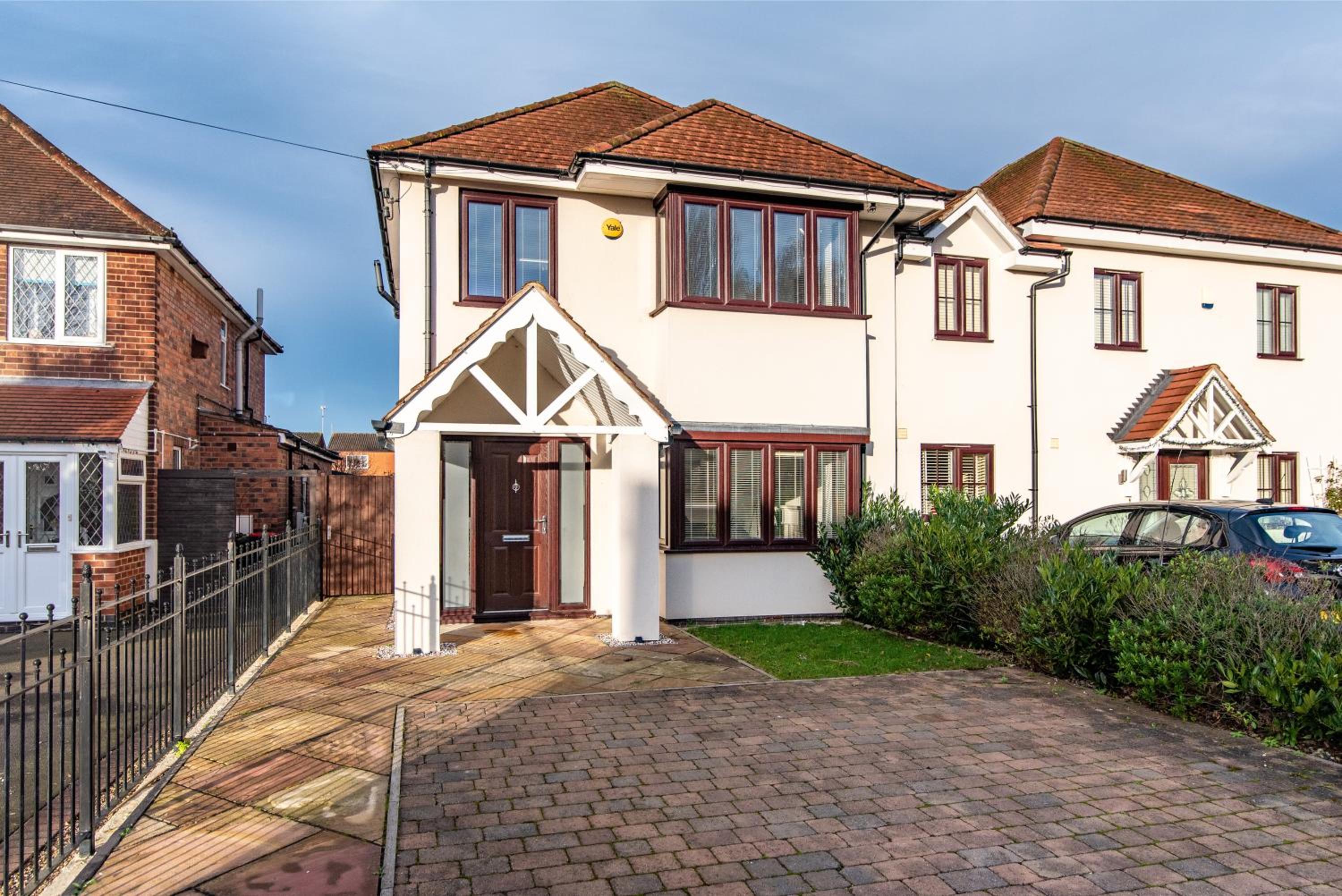 Prime Beeston 3-Bed House with Driveway & Wi-Fi
