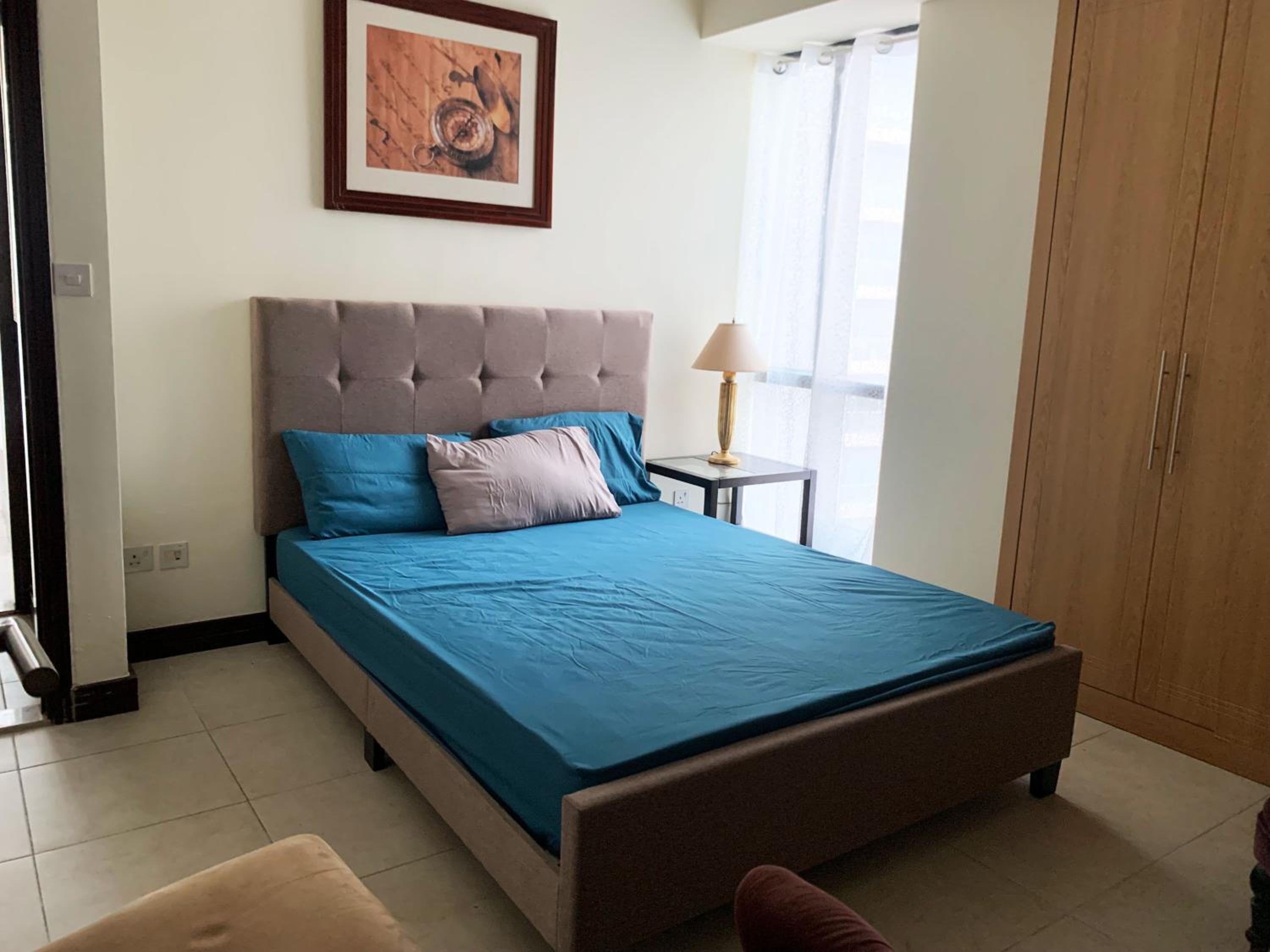Click Stay - JLT - 2 Bedroom & Balcony Lakes view Entire Apartment -AZ
