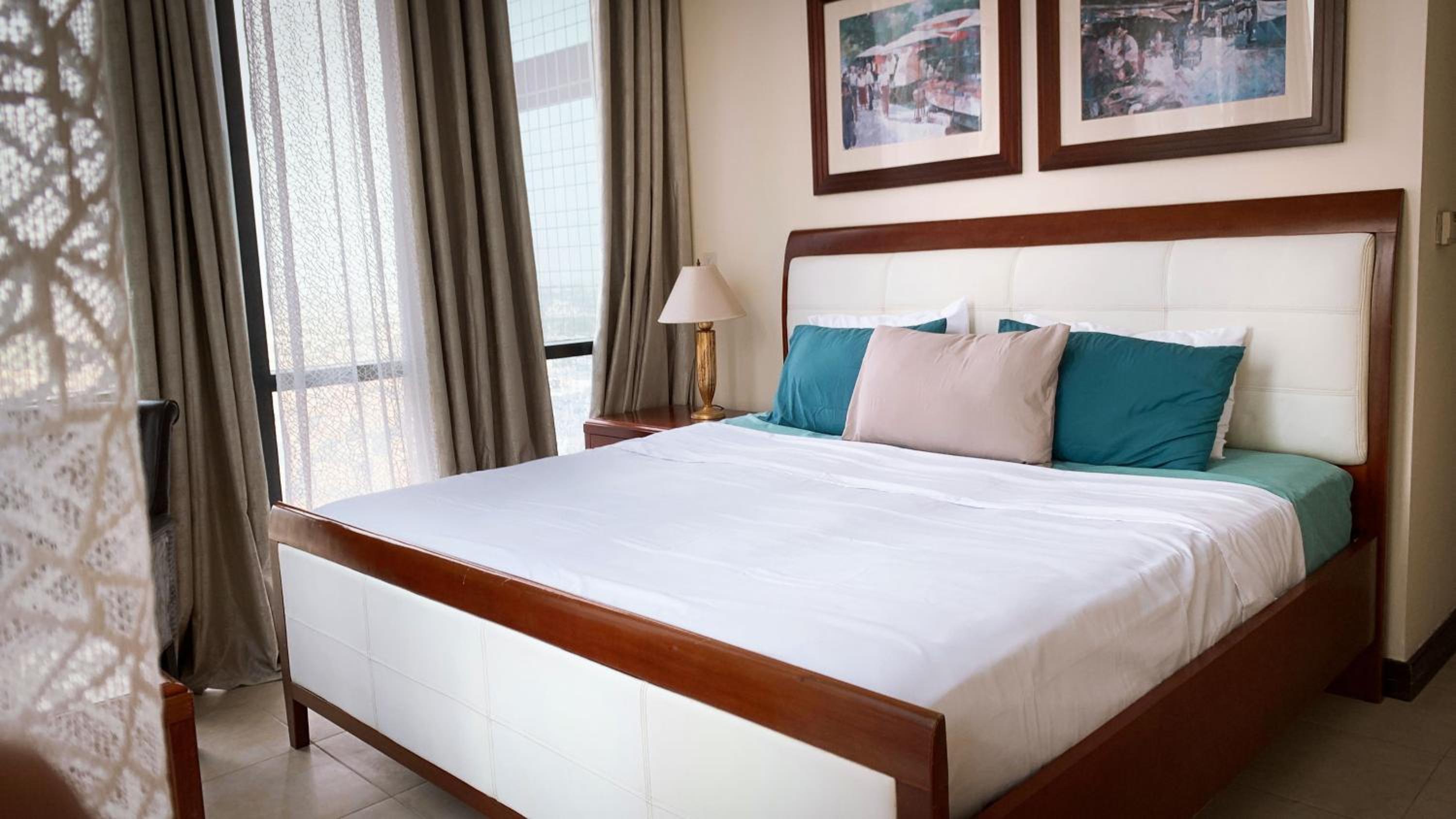 Click Stay - JLT - 2 Bedroom & Balcony Lakes view Entire Apartment -AZ