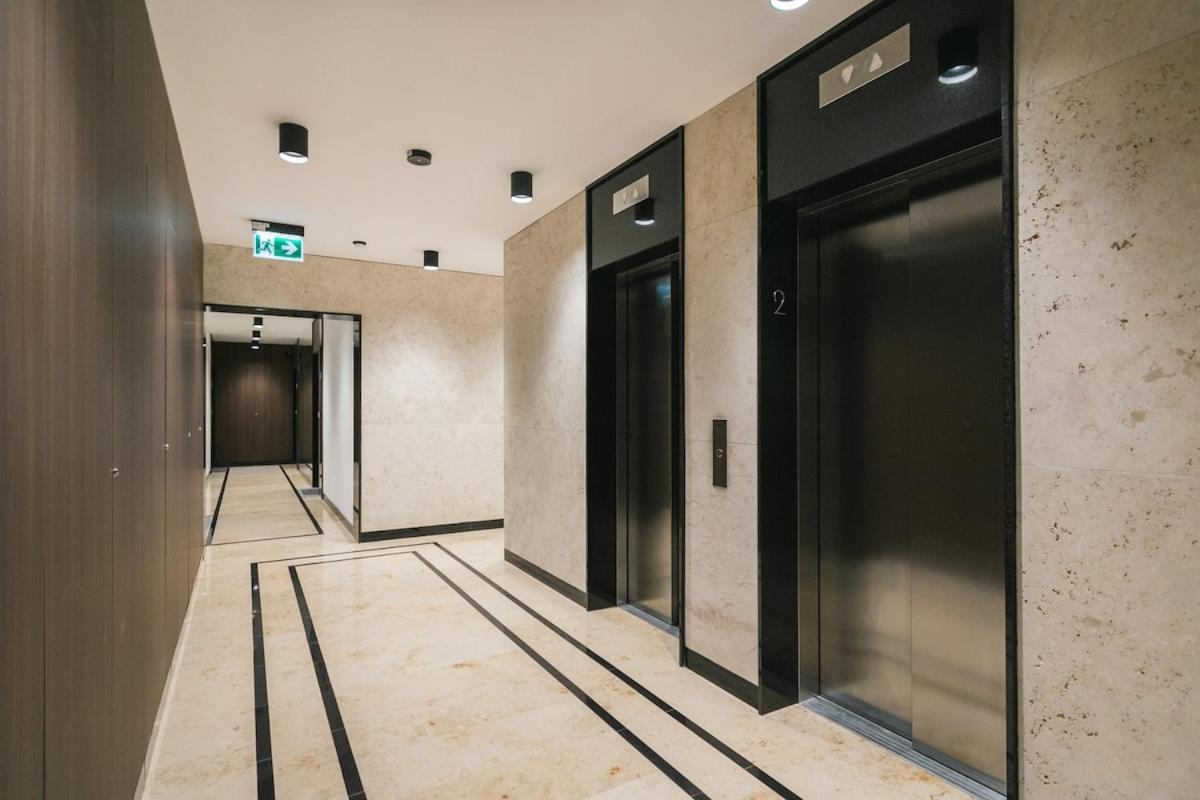 Close-Golden Apartments - Mennica Residence, 1-Bedroom in City Center # 140