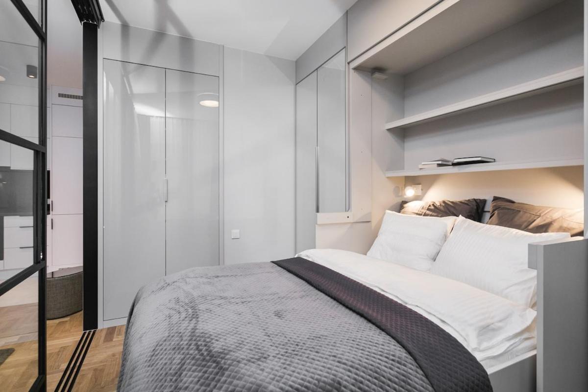 Close-Golden Apartments - Mennica Residence, 1-Bedroom in City Center # 140