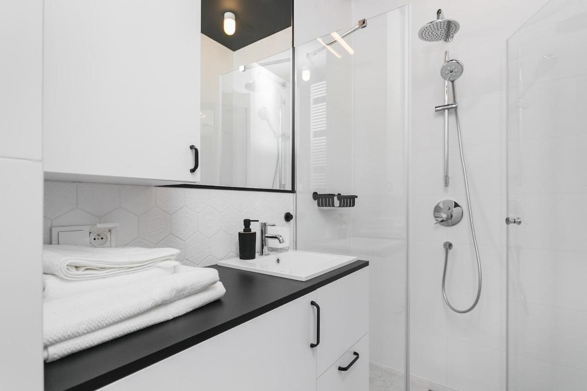 Close-Golden Apartments - Mennica Residence, 1-Bedroom in City Center # 140