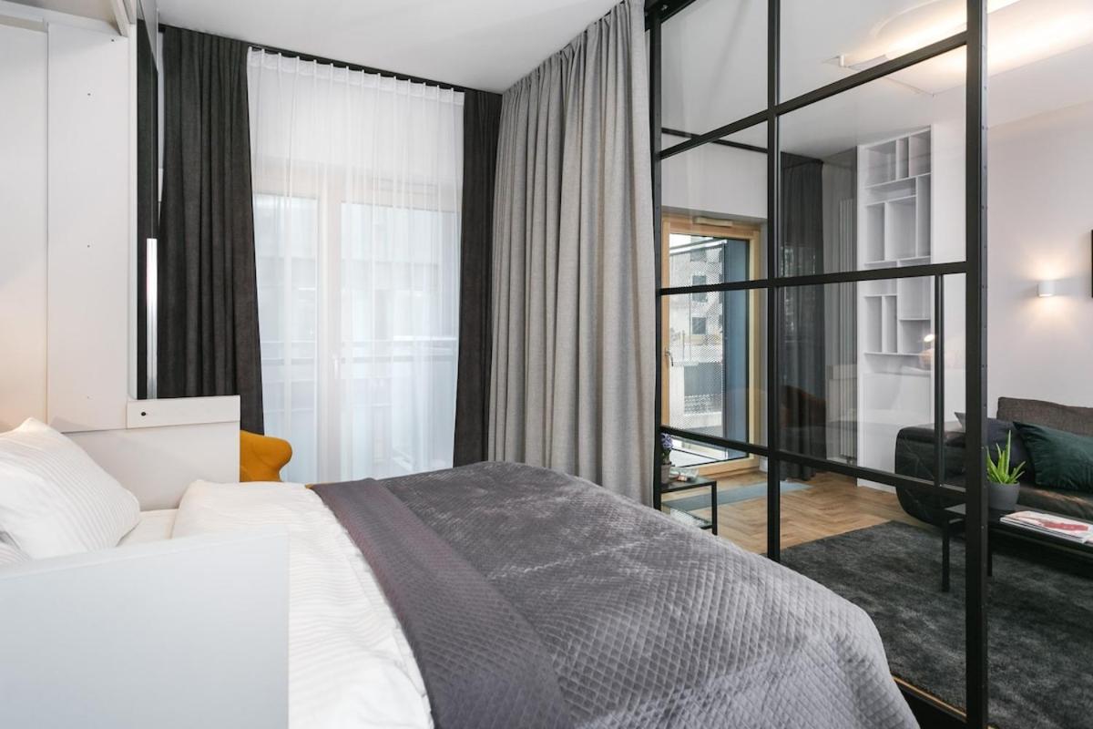 Close-Golden Apartments - Mennica Residence, 1-Bedroom in City Center # 140