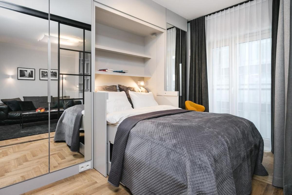 Close-Golden Apartments - Mennica Residence, 1-Bedroom in City Center # 140