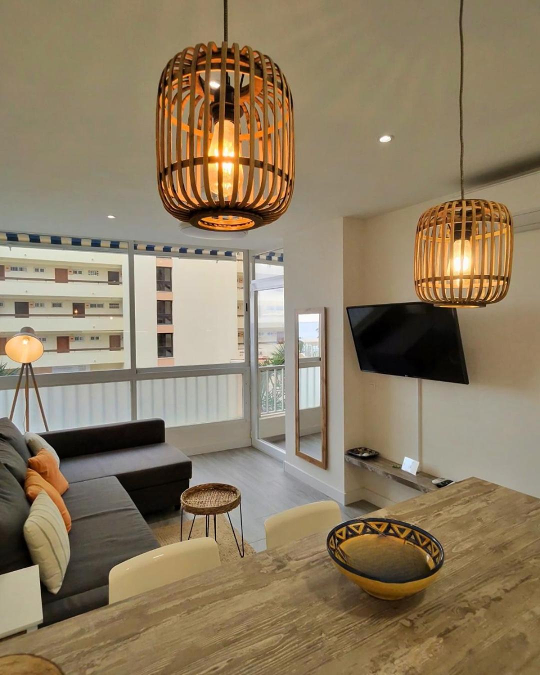 Sea View 2BR Beachfront & Cozy Balcony Marbella